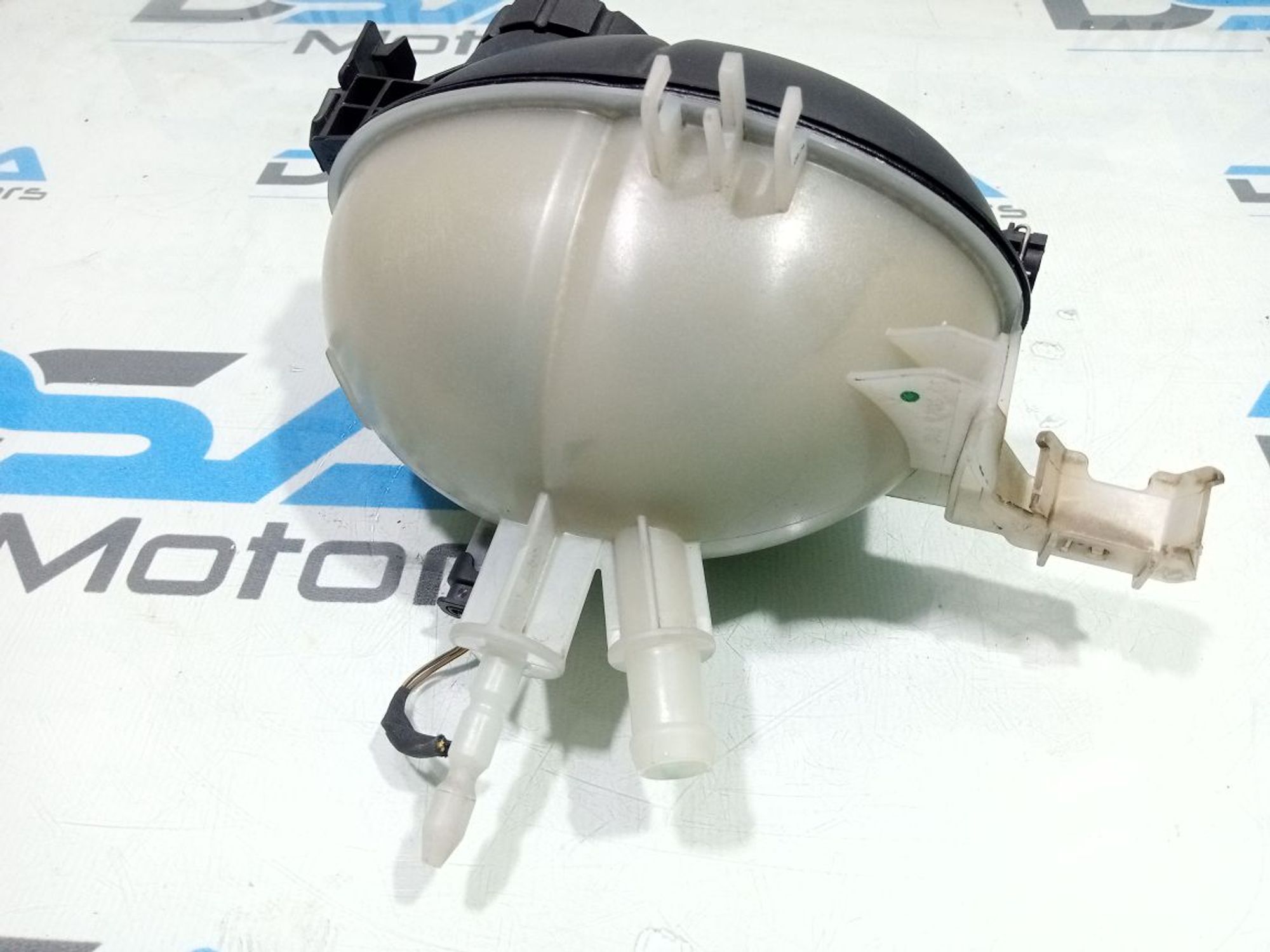 https://gcs.partsauto.market/rn-stockpro.appspot.com/thmbs/userImages/b7628e092085f1f91467af1afb6e7630/part/d19a8eef-151c-4ca0-9217-818e519a7c54_1748279858718.jpg