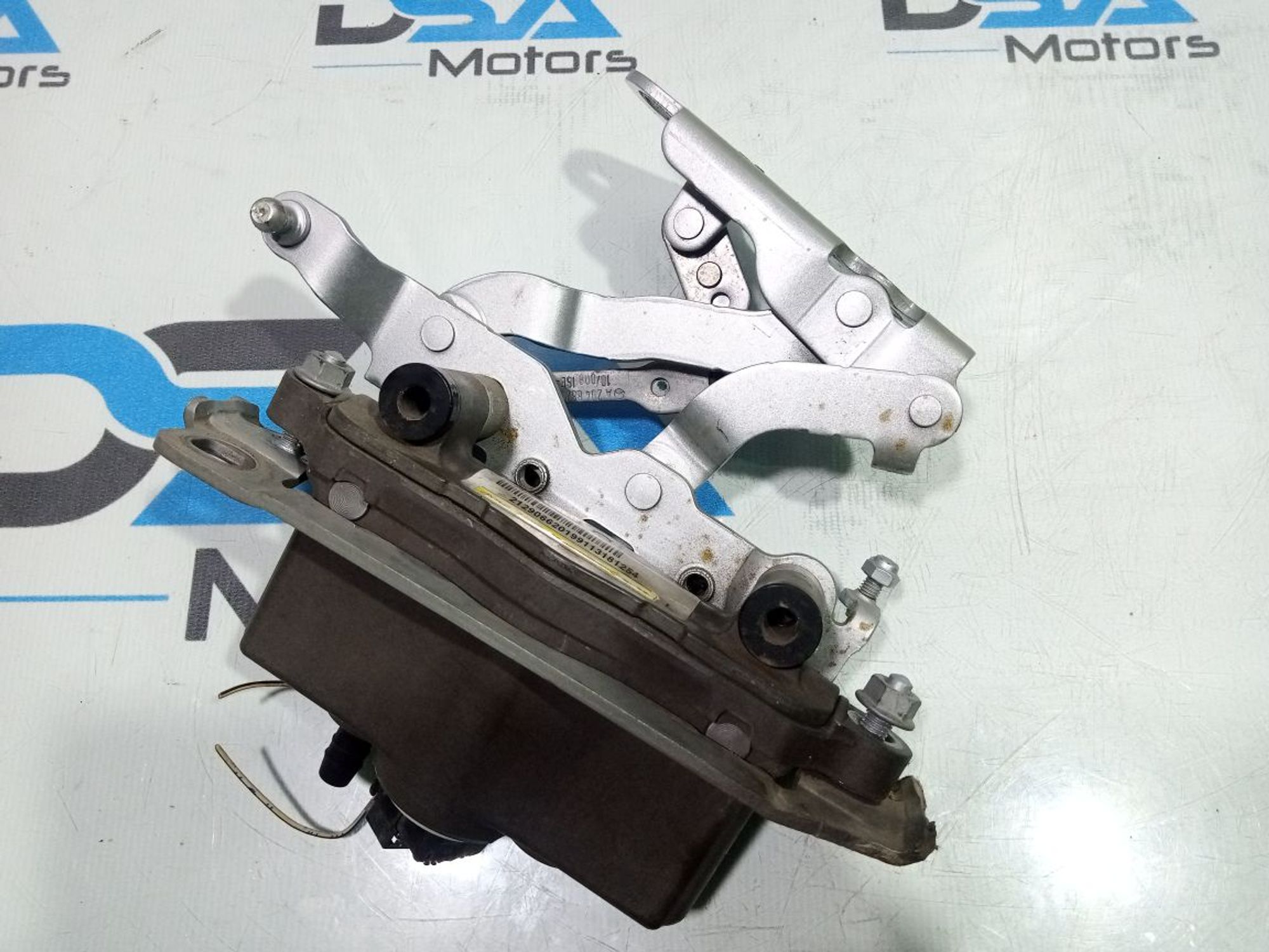https://gcs.partsauto.market/rn-stockpro.appspot.com/thmbs/userImages/b7628e092085f1f91467af1afb6e7630/part/d5bfb522-704b-4583-bf5b-0f22ff6dfab3_1747849040194.jpg