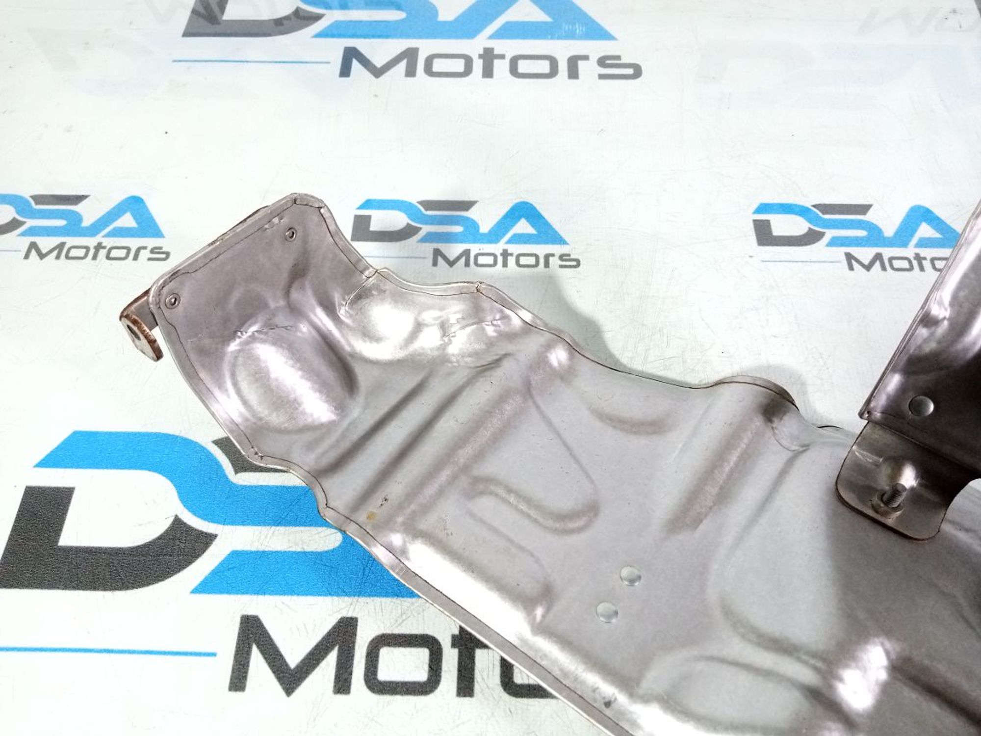 https://gcs.partsauto.market/rn-stockpro.appspot.com/thmbs/userImages/b7628e092085f1f91467af1afb6e7630/part/d6c6b118-83bb-4b52-bdec-81e238f06282_1747628899833.jpg