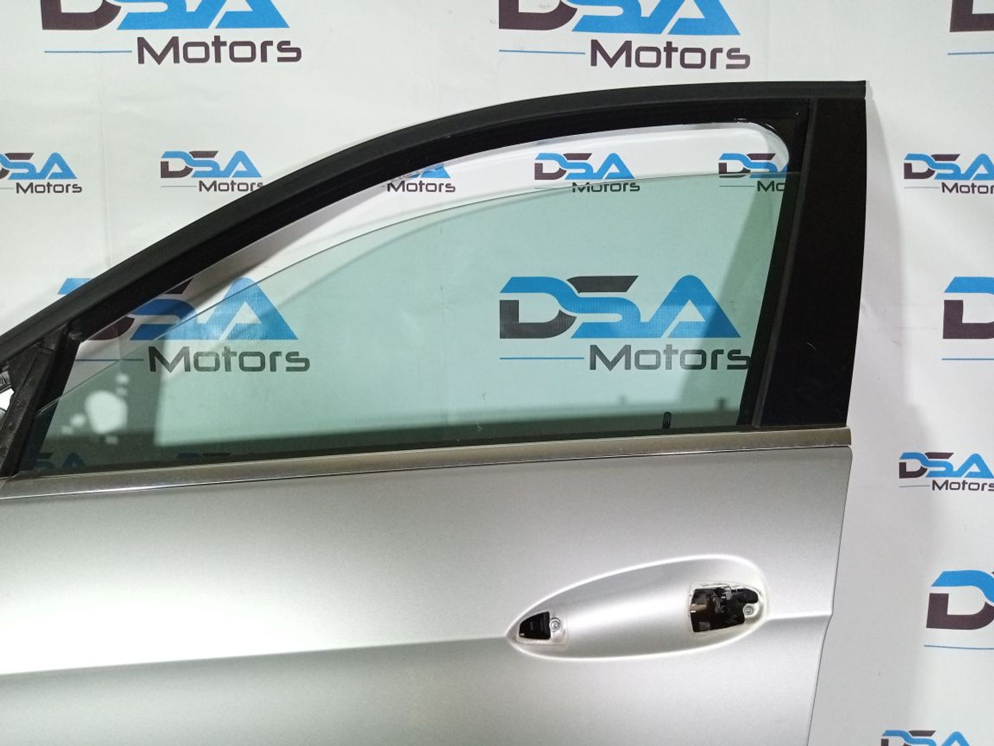 https://gcs.partsauto.market/rn-stockpro.appspot.com/thmbs/userImages/b7628e092085f1f91467af1afb6e7630/part/d7ec4524-2530-47c2-baa7-ca55be749cca_1747297643879.jpg