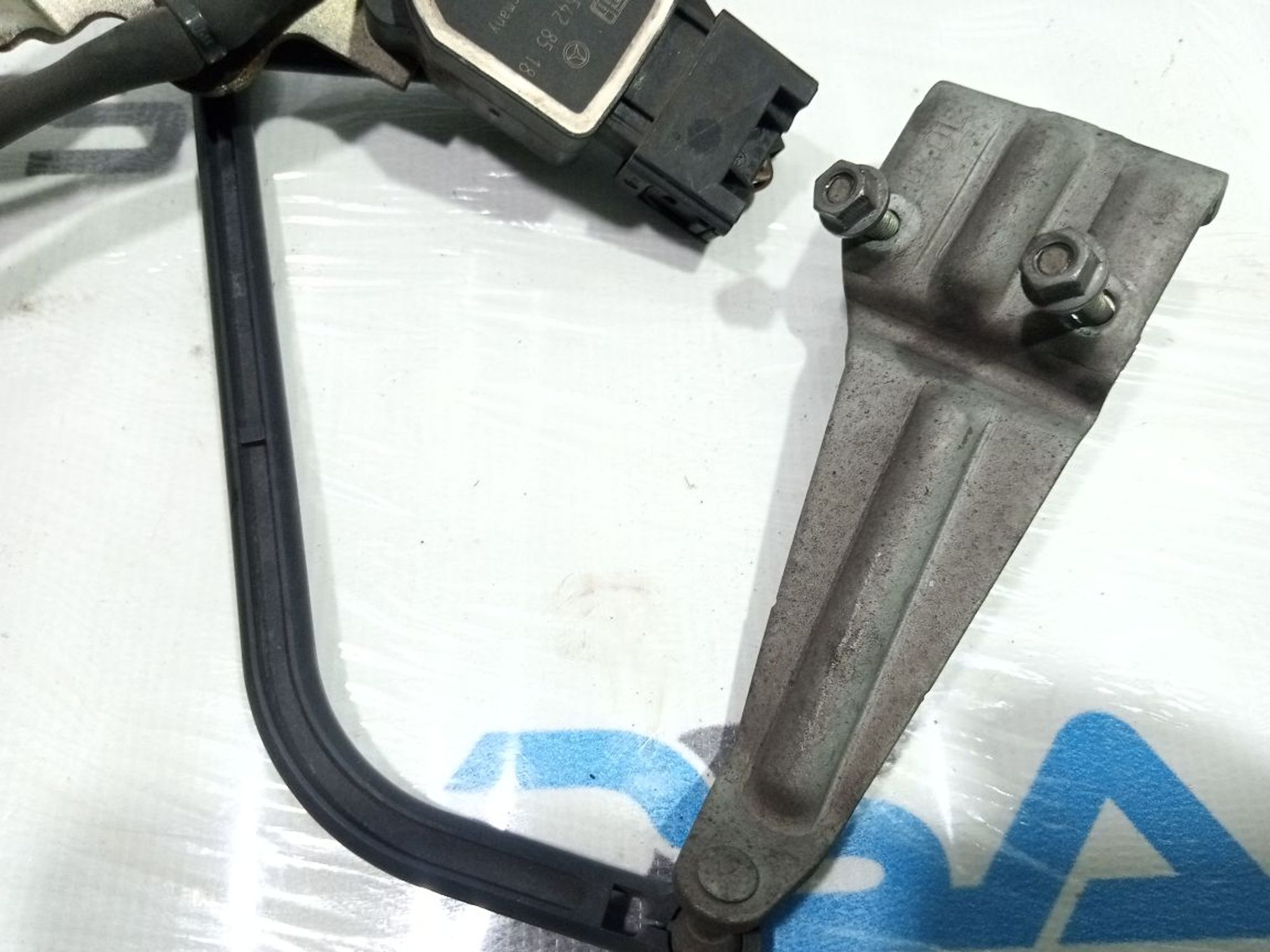 https://gcs.partsauto.market/rn-stockpro.appspot.com/thmbs/userImages/b7628e092085f1f91467af1afb6e7630/part/d909586b-b75e-4ffa-8467-c6d522567501_1749817369257.jpg