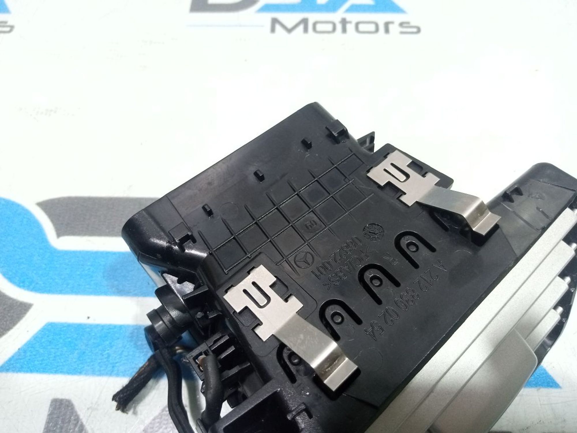 https://gcs.partsauto.market/rn-stockpro.appspot.com/thmbs/userImages/b7628e092085f1f91467af1afb6e7630/part/db547c00-43fa-42a0-a22b-e2d1c96ad481_1748869466046.jpg