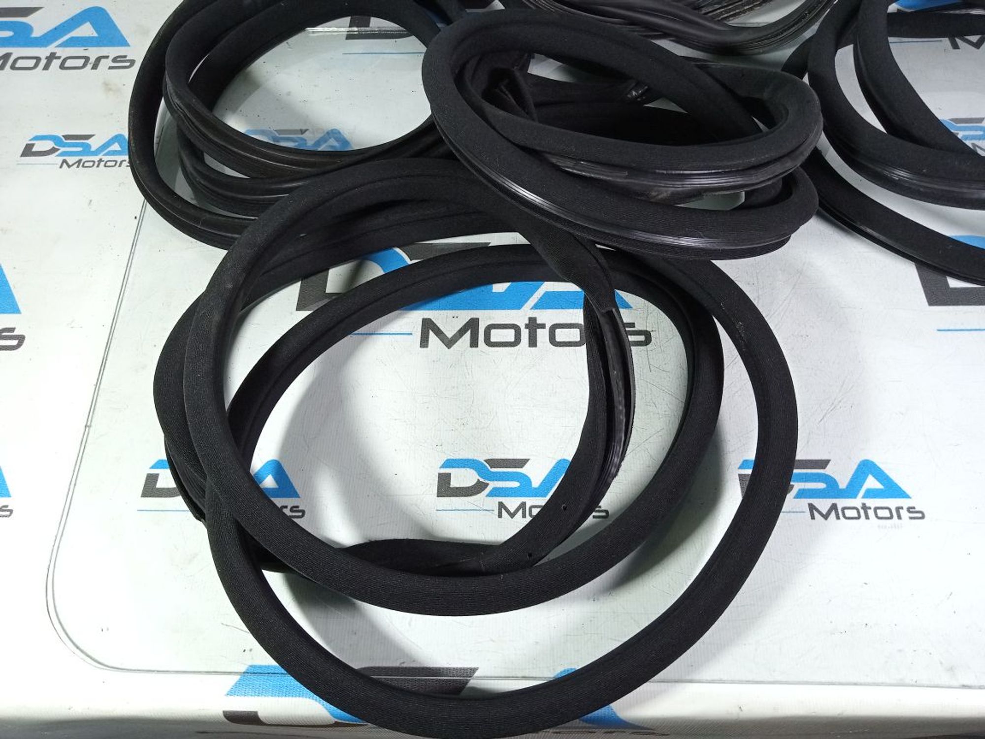 https://gcs.partsauto.market/rn-stockpro.appspot.com/thmbs/userImages/b7628e092085f1f91467af1afb6e7630/part/e01661bd-2a77-4882-877a-322bd8860604_1746003054061.jpg