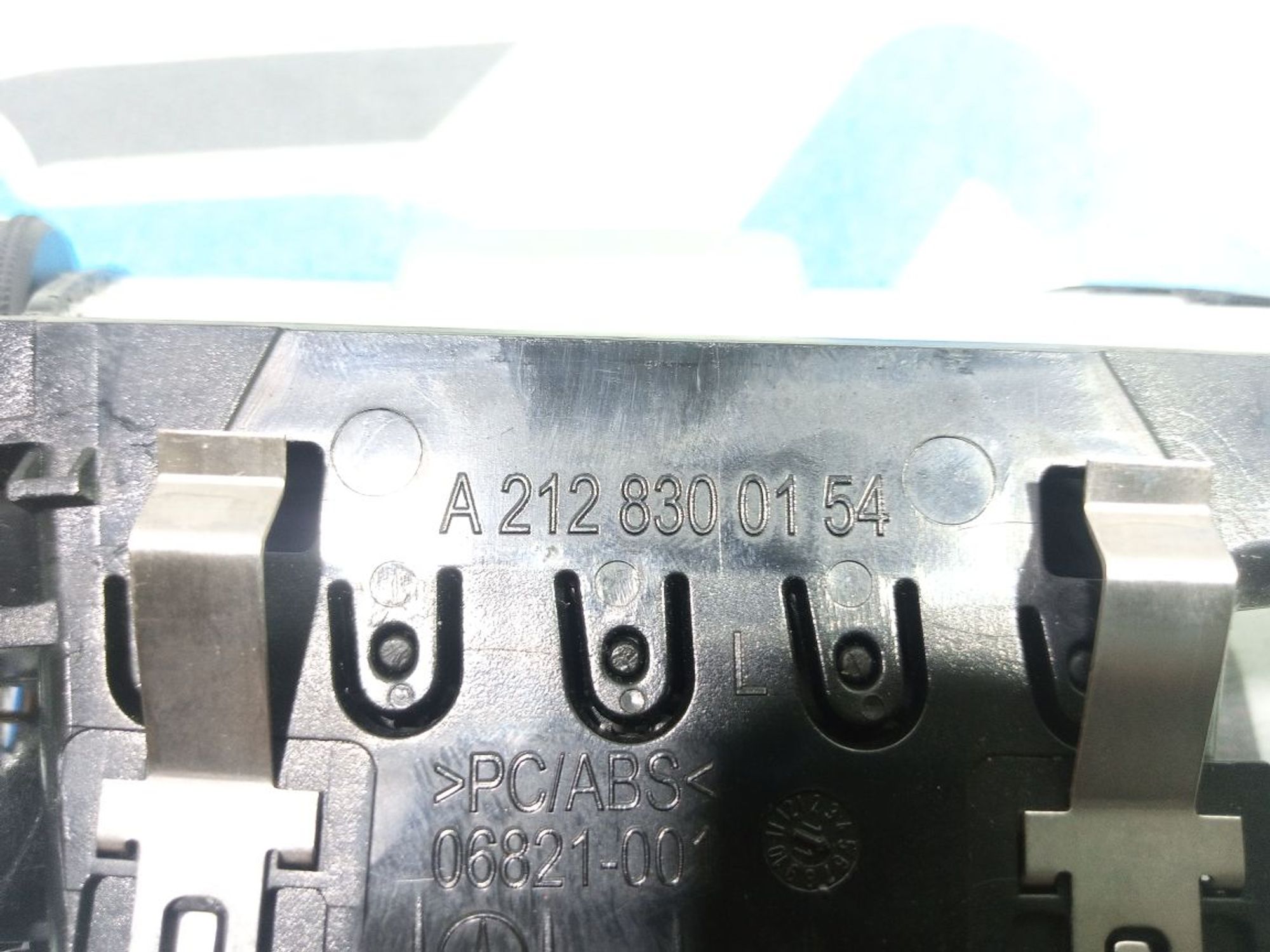 https://gcs.partsauto.market/rn-stockpro.appspot.com/thmbs/userImages/b7628e092085f1f91467af1afb6e7630/part/e0bbe6a7-0cee-4456-93e4-42936e4cd3b8_1748879770128.jpg