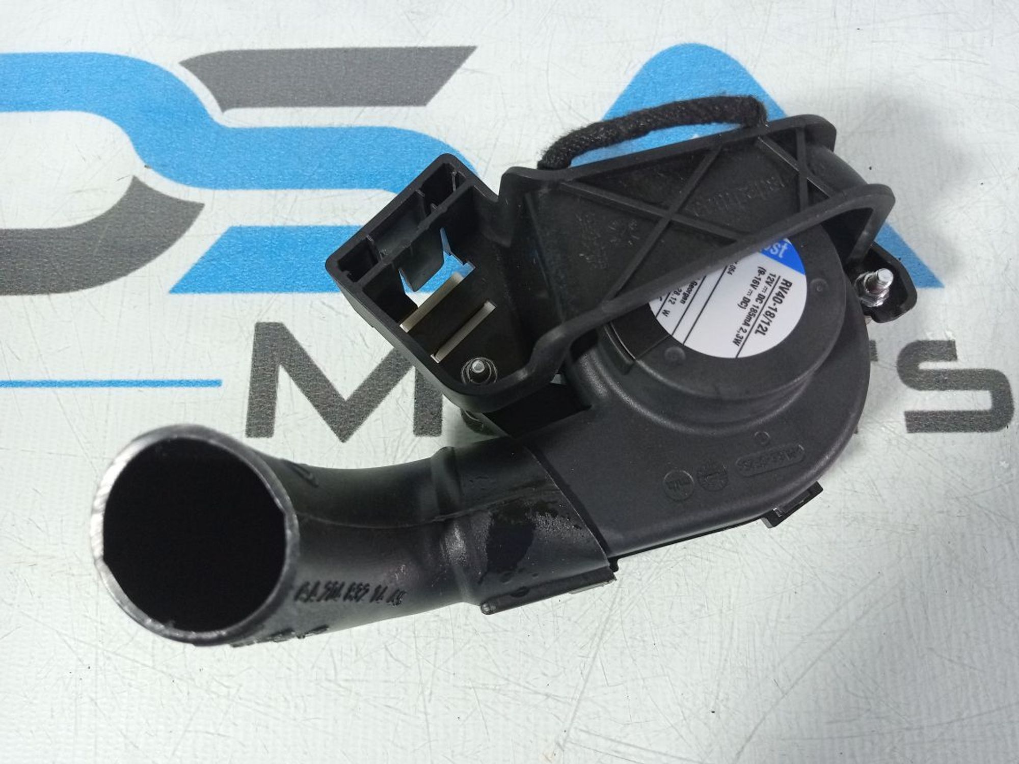 https://gcs.partsauto.market/rn-stockpro.appspot.com/thmbs/userImages/b7628e092085f1f91467af1afb6e7630/part/e3afaecf-6caf-40a2-a805-06c63c6c2c22_1747662850397.jpg