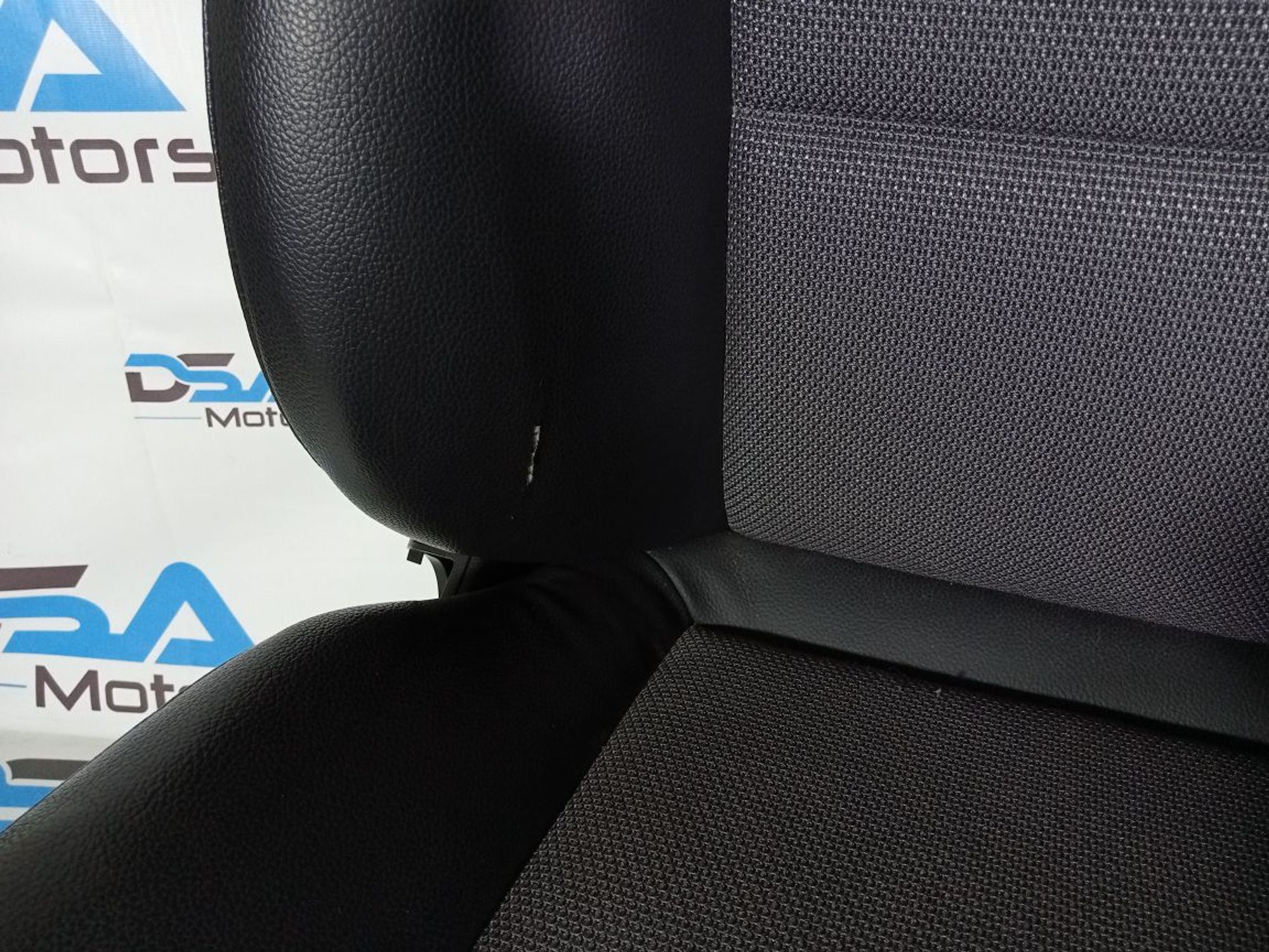 https://gcs.partsauto.market/rn-stockpro.appspot.com/thmbs/userImages/b7628e092085f1f91467af1afb6e7630/part/e44e1a7e-b0c5-4ca2-86f8-270af8348e12_1747212626603.jpg