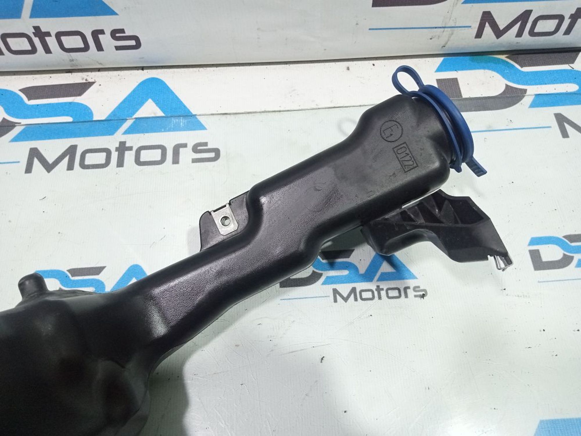 https://gcs.partsauto.market/rn-stockpro.appspot.com/thmbs/userImages/b7628e092085f1f91467af1afb6e7630/part/e604ea0b-6288-428e-af09-1cfa8c32ef09_1748894834534.jpg