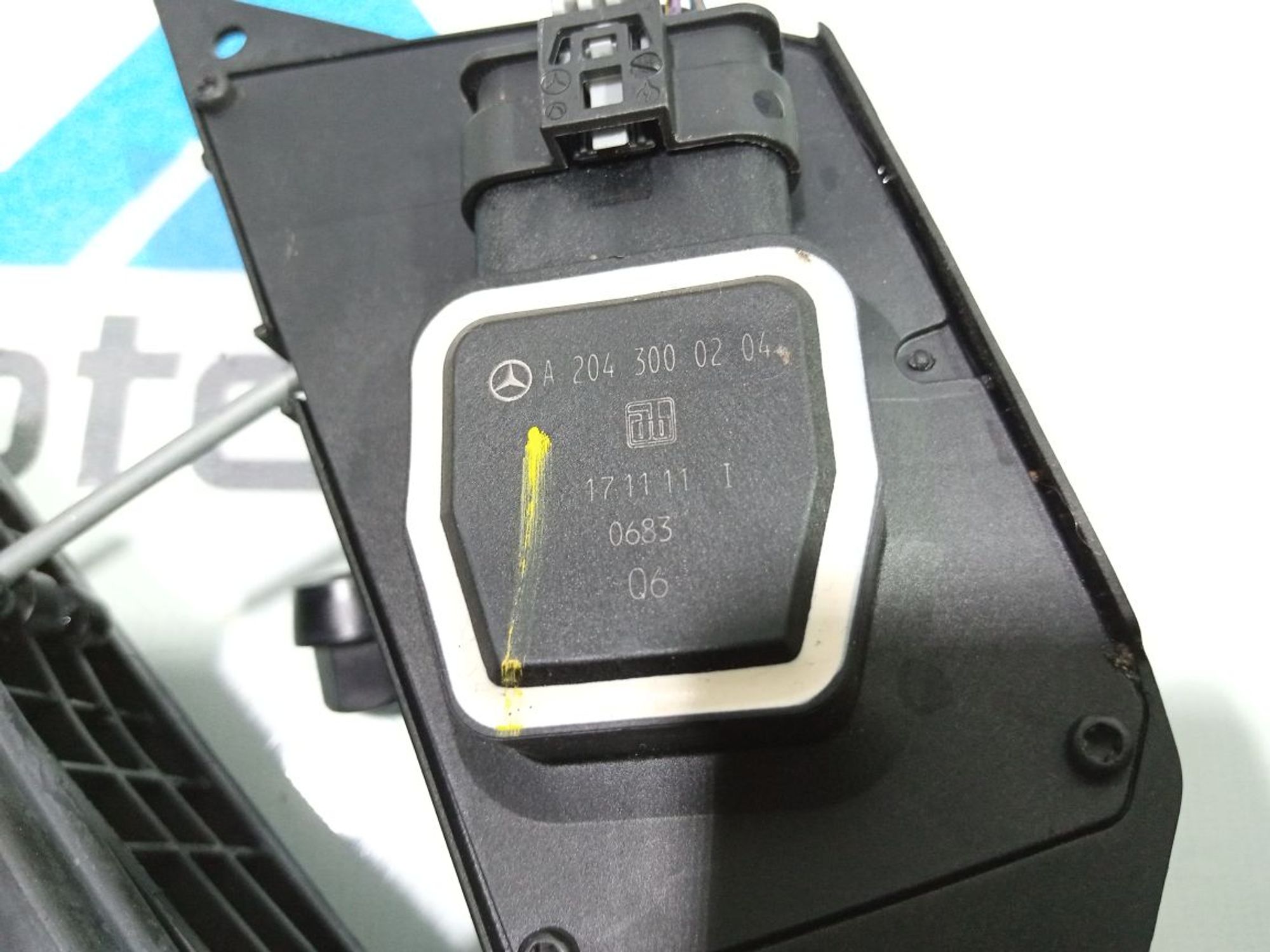 https://gcs.partsauto.market/rn-stockpro.appspot.com/thmbs/userImages/b7628e092085f1f91467af1afb6e7630/part/e60ba61b-f4a5-4037-8093-bae7c6d61996_1748160945163.jpg