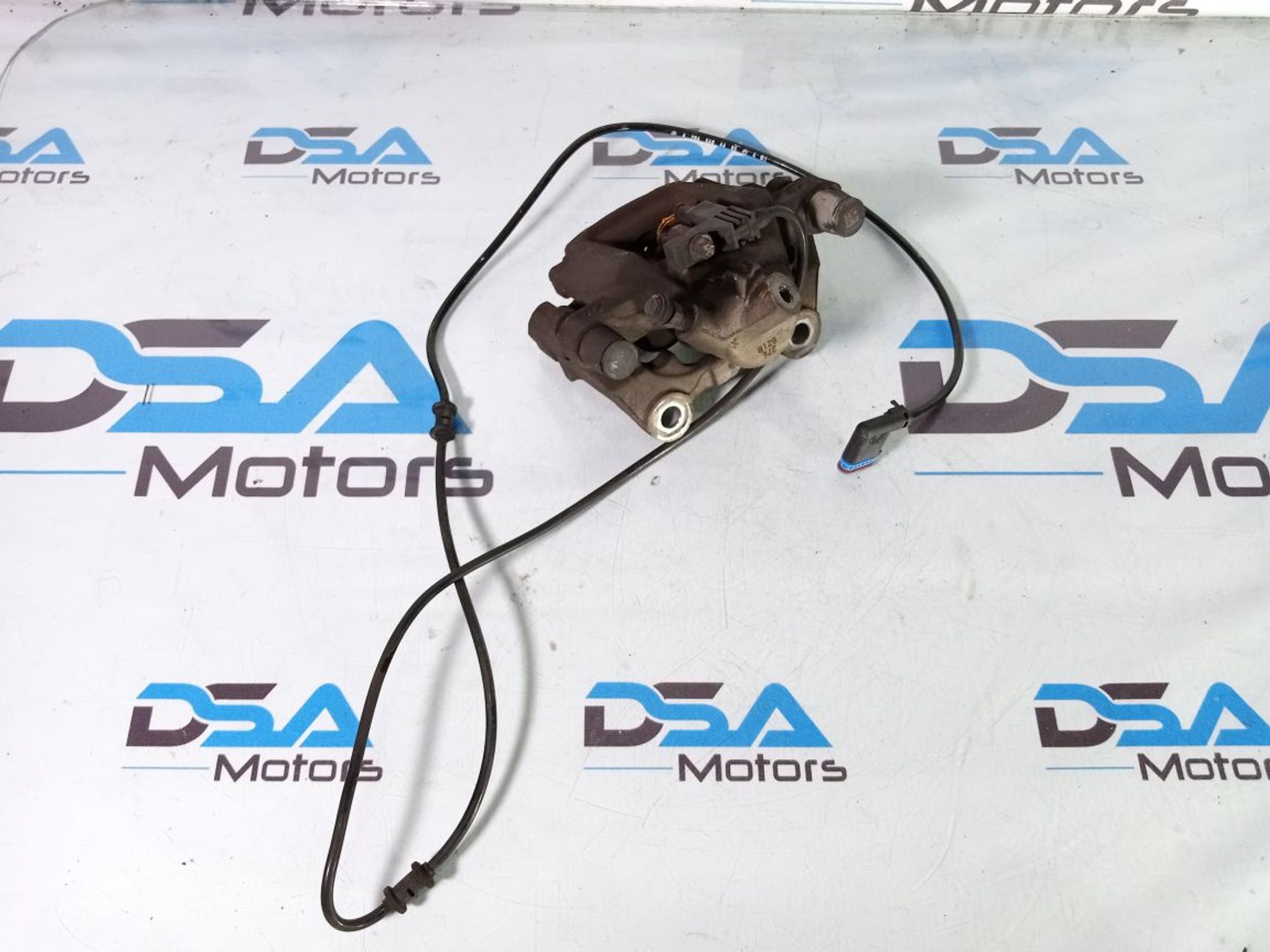 https://gcs.partsauto.market/rn-stockpro.appspot.com/thmbs/userImages/b7628e092085f1f91467af1afb6e7630/part/e7ede317-7eb0-4004-8446-6d7157332866_1735899595475.jpg