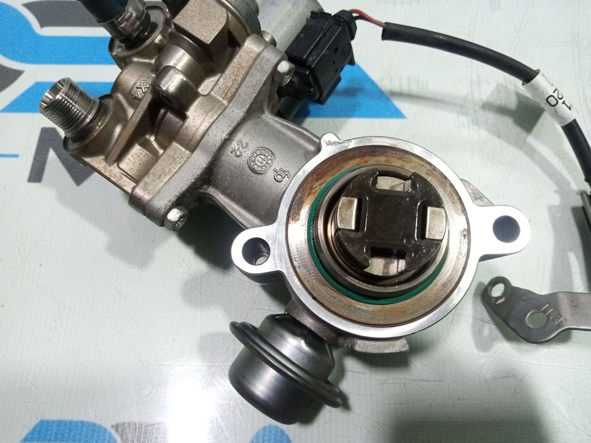 https://gcs.partsauto.market/rn-stockpro.appspot.com/thmbs/userImages/b7628e092085f1f91467af1afb6e7630/part/eb4583f7-d0e4-4b12-84e3-66301b70b16c_1747849441958.jpg