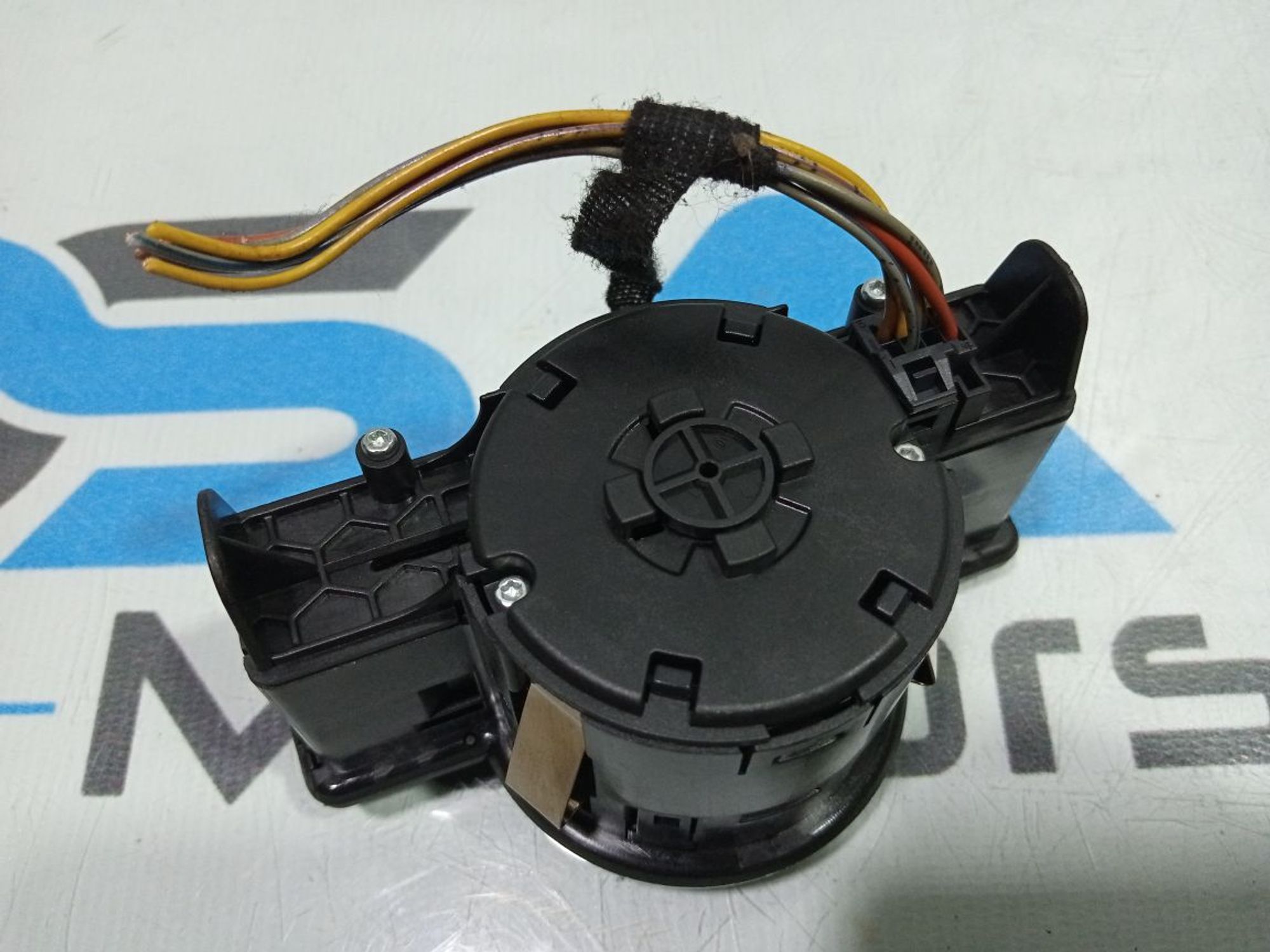 https://gcs.partsauto.market/rn-stockpro.appspot.com/thmbs/userImages/b7628e092085f1f91467af1afb6e7630/part/eb6d4709-2347-4df8-9550-c42126a0ecc3_1748161216914.jpg