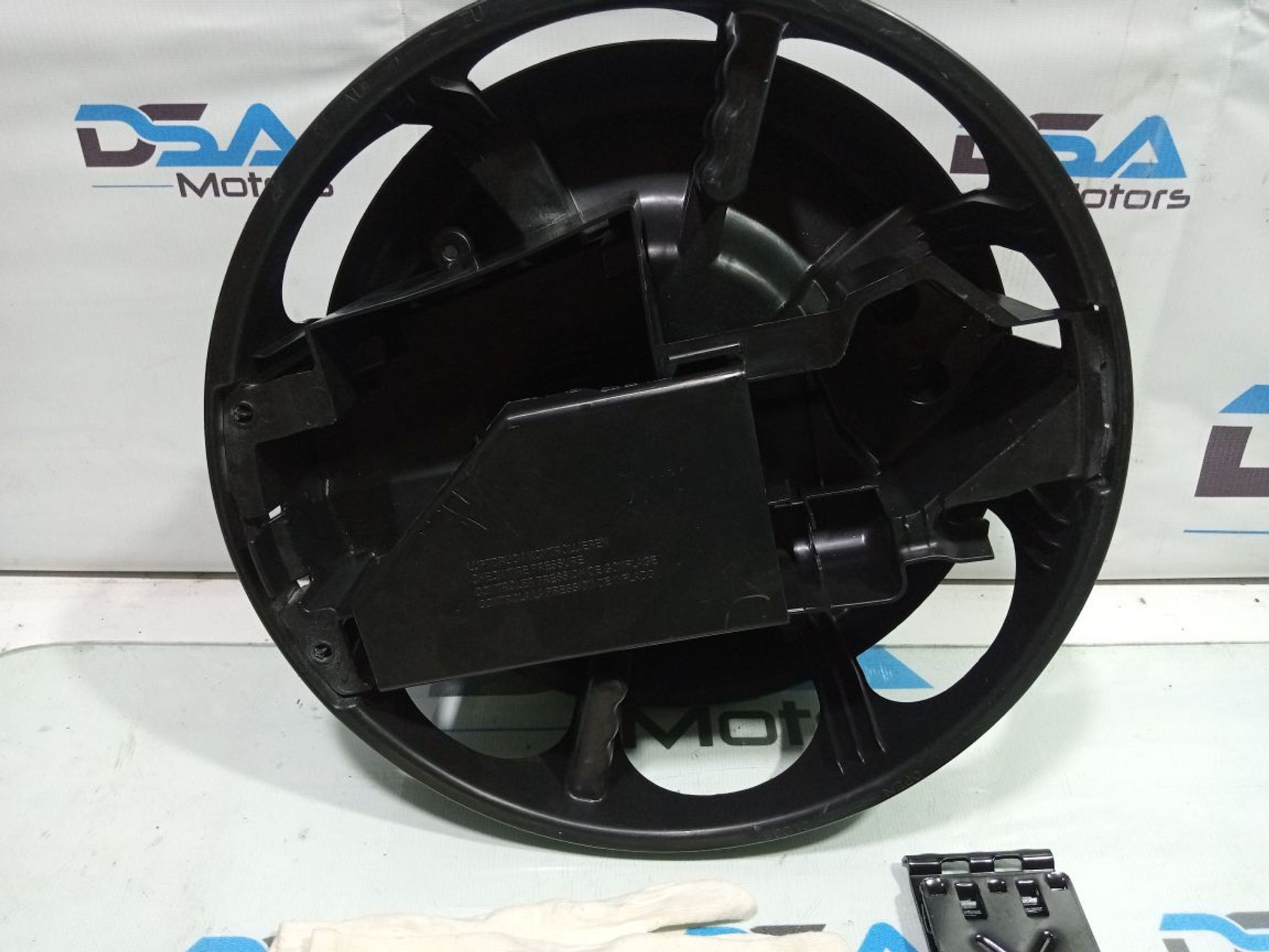 https://gcs.partsauto.market/rn-stockpro.appspot.com/thmbs/userImages/b7628e092085f1f91467af1afb6e7630/part/eb75a6ea-77ee-4696-867e-51b2091fae95_1748353634941.jpg