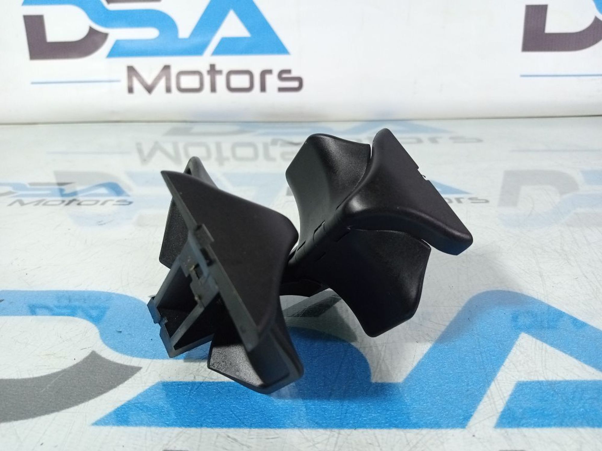 https://gcs.partsauto.market/rn-stockpro.appspot.com/thmbs/userImages/b7628e092085f1f91467af1afb6e7630/part/ec641ffd-b69e-4e26-88c7-f967e08a210d_1747718097093.jpg