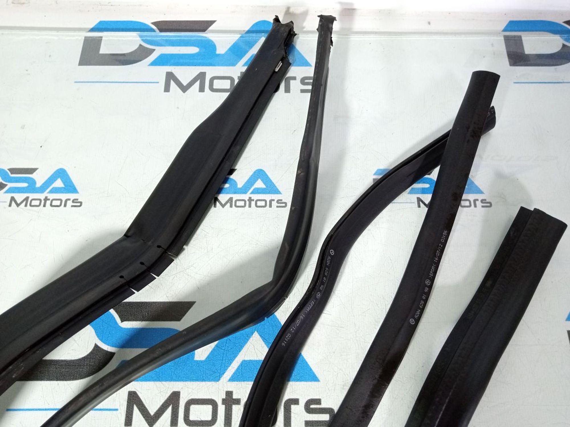 https://gcs.partsauto.market/rn-stockpro.appspot.com/thmbs/userImages/b7628e092085f1f91467af1afb6e7630/part/ed4c0beb-8819-46b9-a33b-90219f3c8a6a_1747336777193.jpg