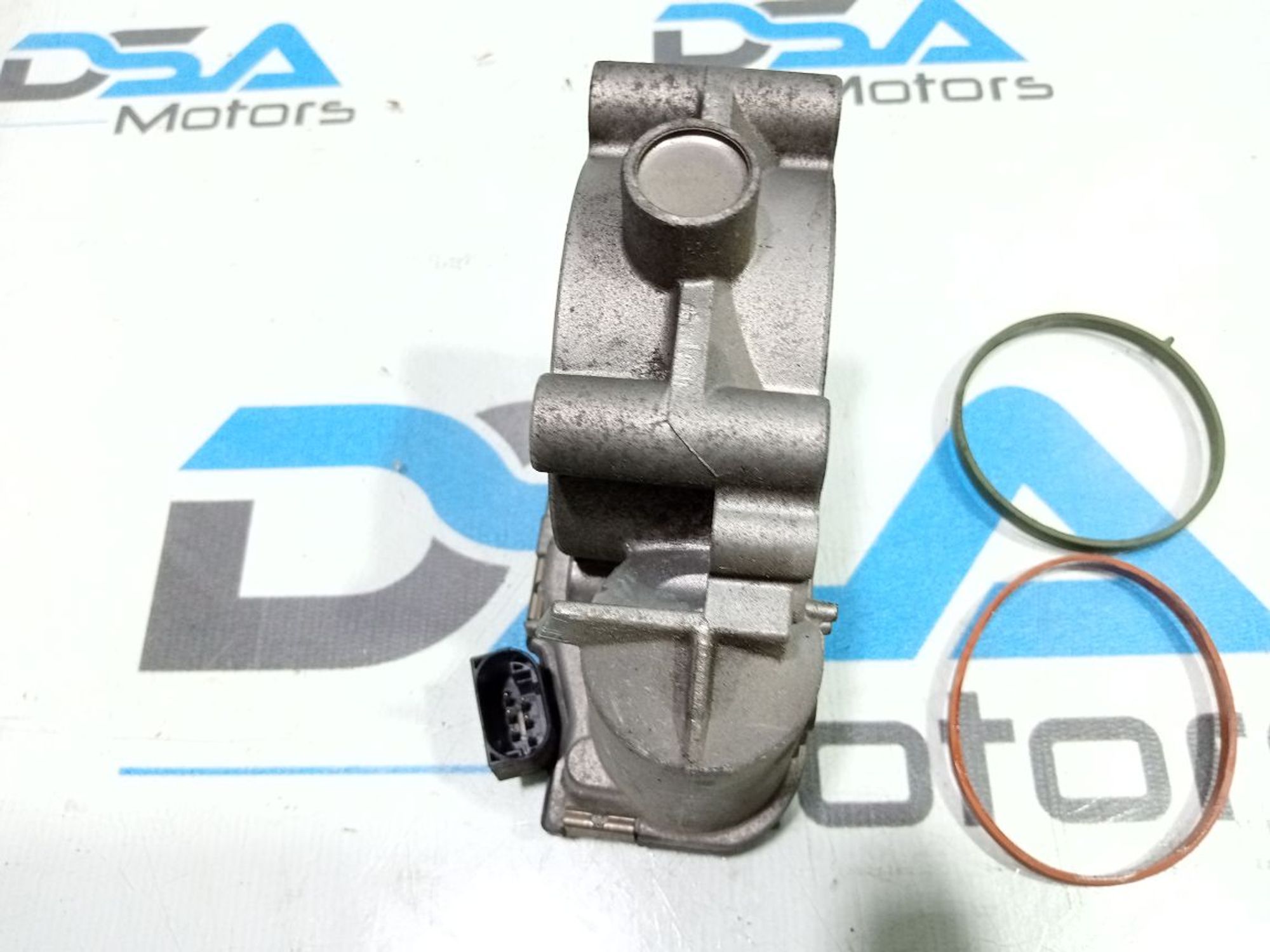 https://gcs.partsauto.market/rn-stockpro.appspot.com/thmbs/userImages/b7628e092085f1f91467af1afb6e7630/part/ee8a5f89-eba2-4841-83ea-dbeb68d2b1c2_1748866647551.jpg