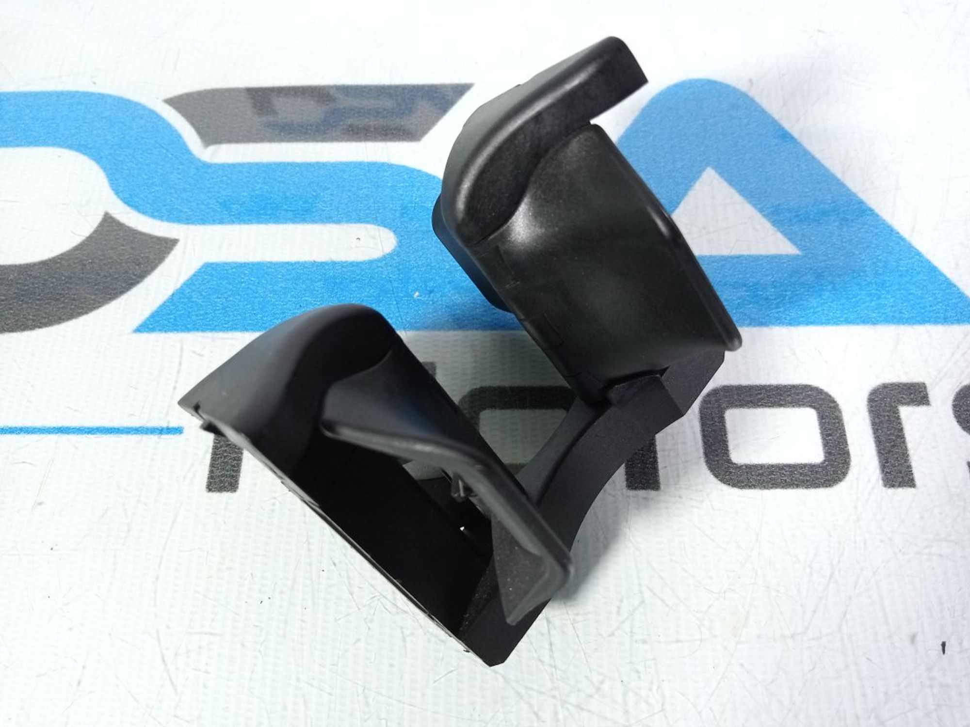 https://gcs.partsauto.market/rn-stockpro.appspot.com/thmbs/userImages/b7628e092085f1f91467af1afb6e7630/part/ef972032-5c1c-4dbd-a2fe-7b52361df832_1746001828628.jpg