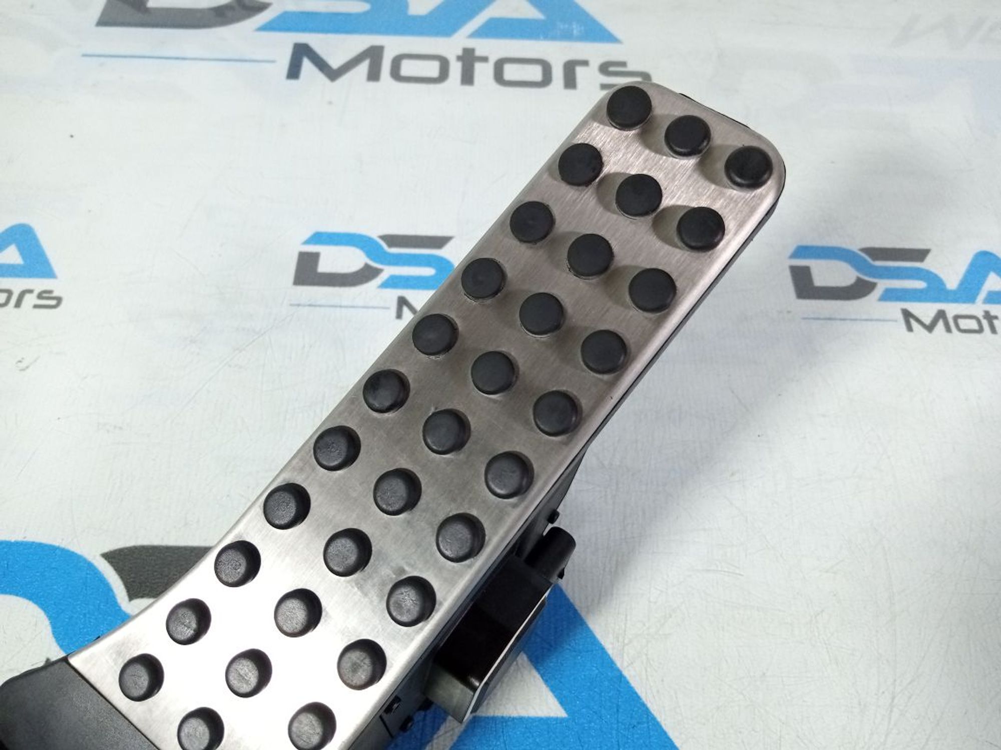 https://gcs.partsauto.market/rn-stockpro.appspot.com/thmbs/userImages/b7628e092085f1f91467af1afb6e7630/part/f08f03d8-9175-4308-8ffc-0e0b32fadcfc_1747719384327.jpg