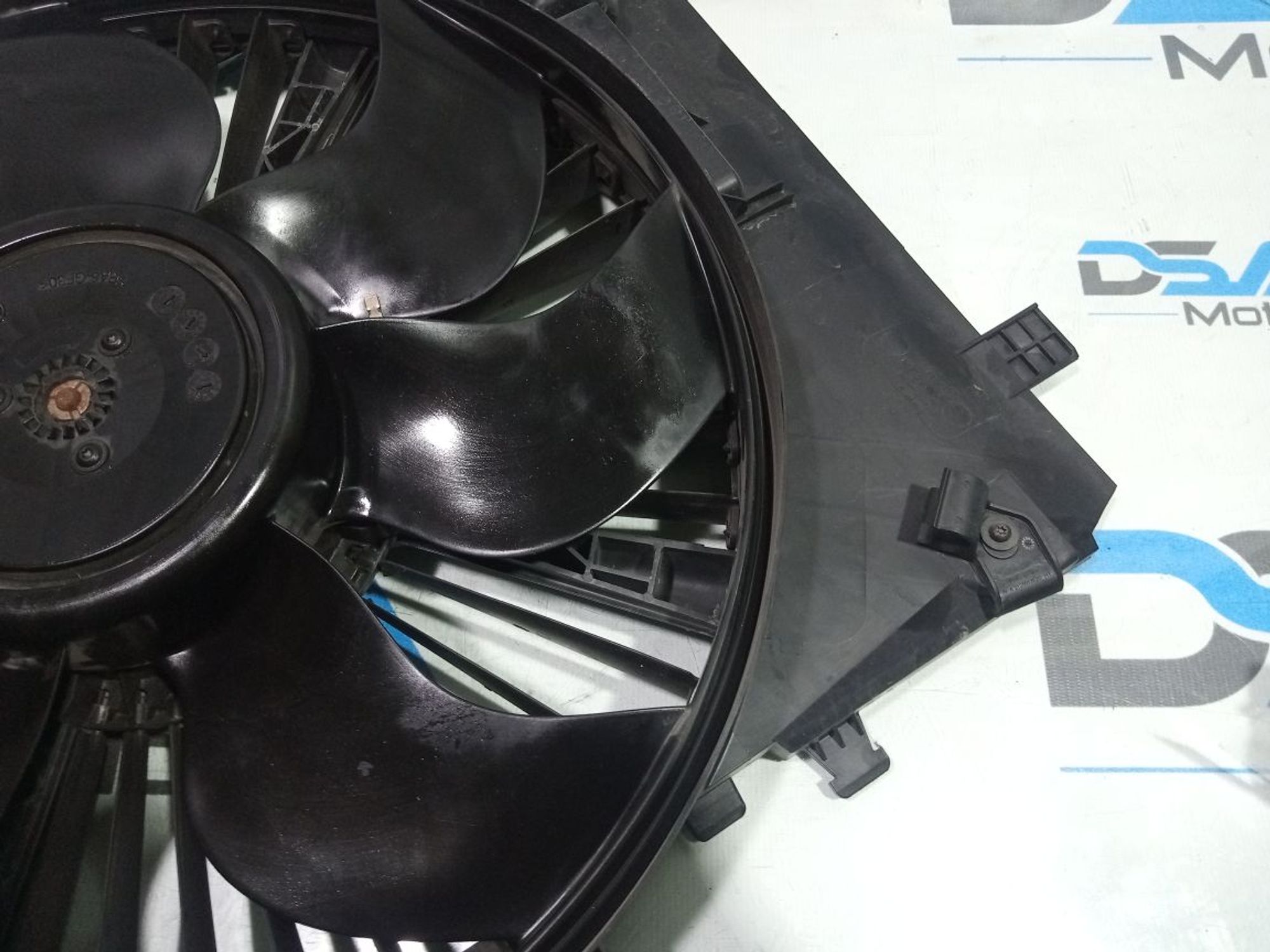 https://gcs.partsauto.market/rn-stockpro.appspot.com/thmbs/userImages/b7628e092085f1f91467af1afb6e7630/part/f2e15486-fcd6-43ba-886c-70315b799f7d_1748888558496.jpg