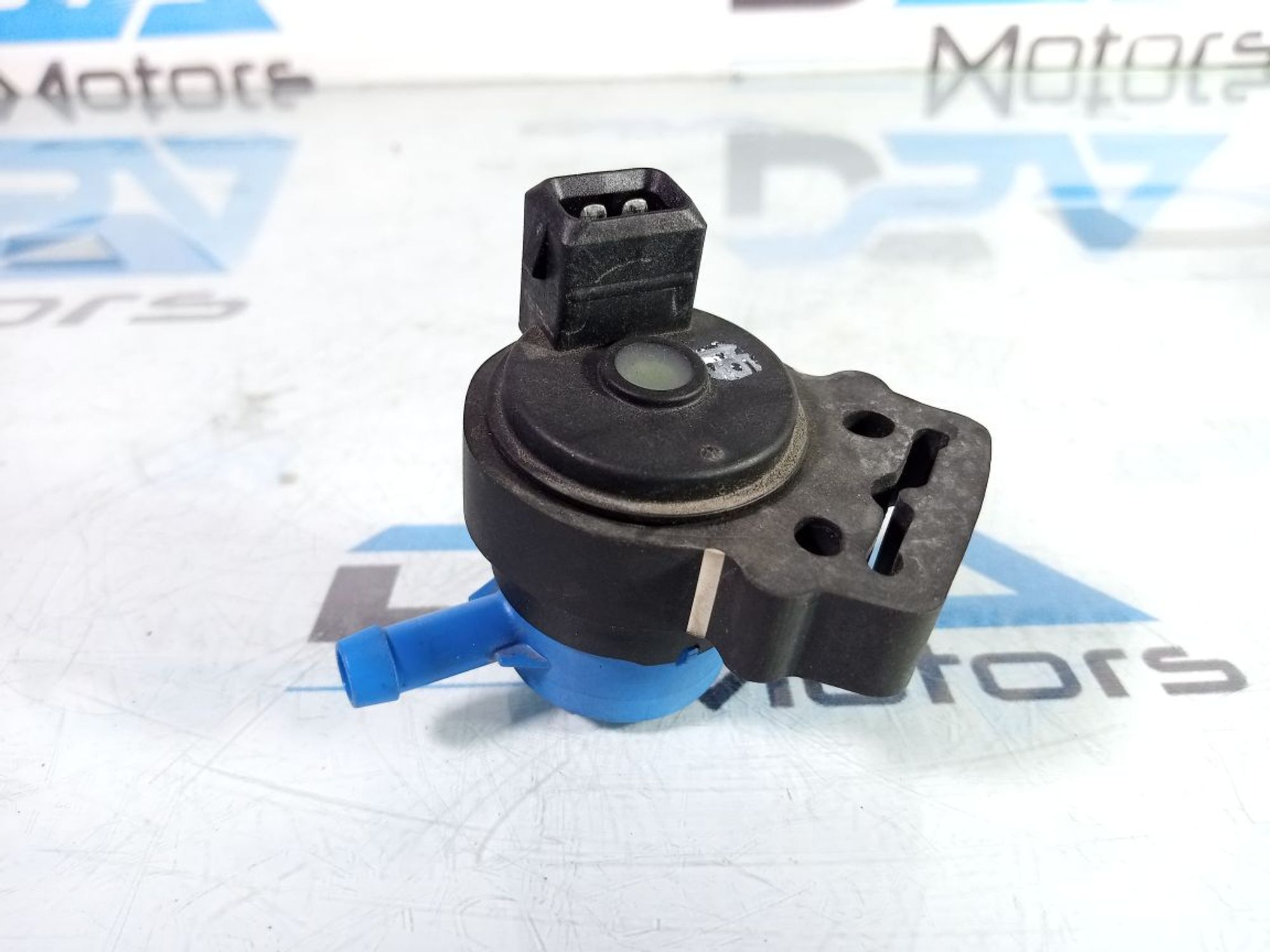 https://gcs.partsauto.market/rn-stockpro.appspot.com/thmbs/userImages/b7628e092085f1f91467af1afb6e7630/part/f3d405b4-6dbe-43f1-8950-a7c63f4902e5_1735216282895.jpg