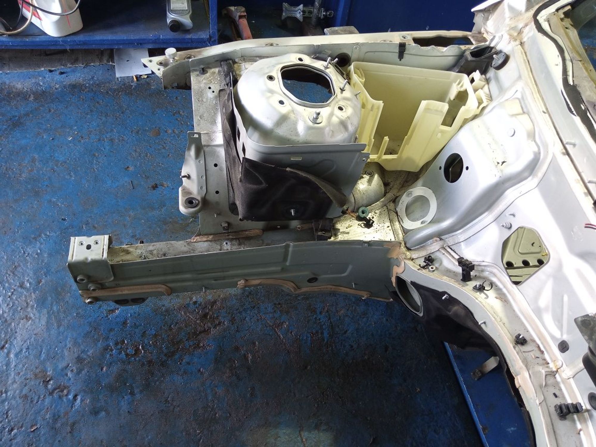 https://gcs.partsauto.market/rn-stockpro.appspot.com/thmbs/userImages/b7628e092085f1f91467af1afb6e7630/part/f8999546-e4d9-4467-bb79-7601ca510091_1747740734002.jpg