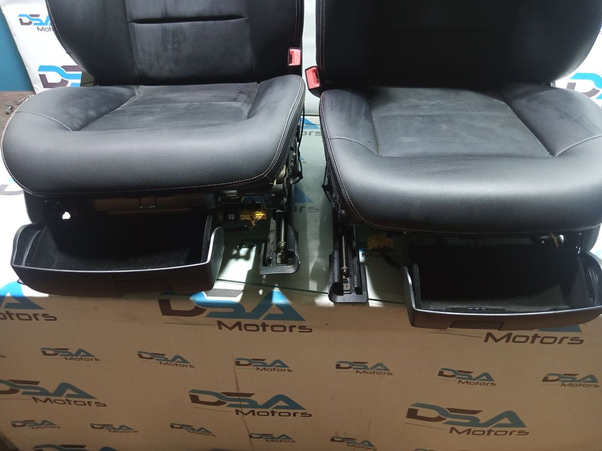 https://gcs.partsauto.market/rn-stockpro.appspot.com/thmbs/userImages/b7628e092085f1f91467af1afb6e7630/part/f8f26017-1f90-40fd-8a2d-e9bee3962fdd_1748924845798.jpg