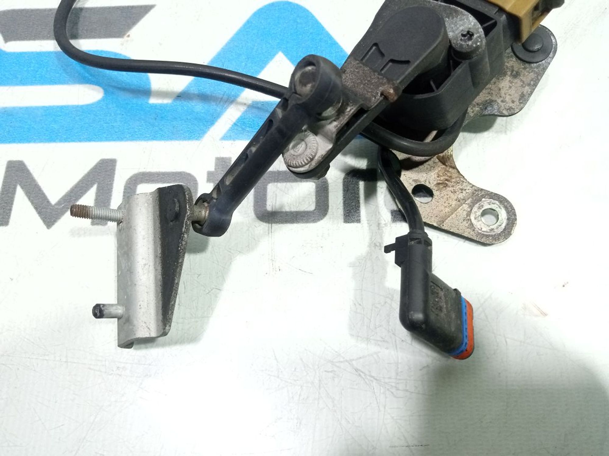 https://gcs.partsauto.market/rn-stockpro.appspot.com/thmbs/userImages/b7628e092085f1f91467af1afb6e7630/part/f9559138-57e4-4c92-bf80-7dd84b4c531c_1748894643054.jpg