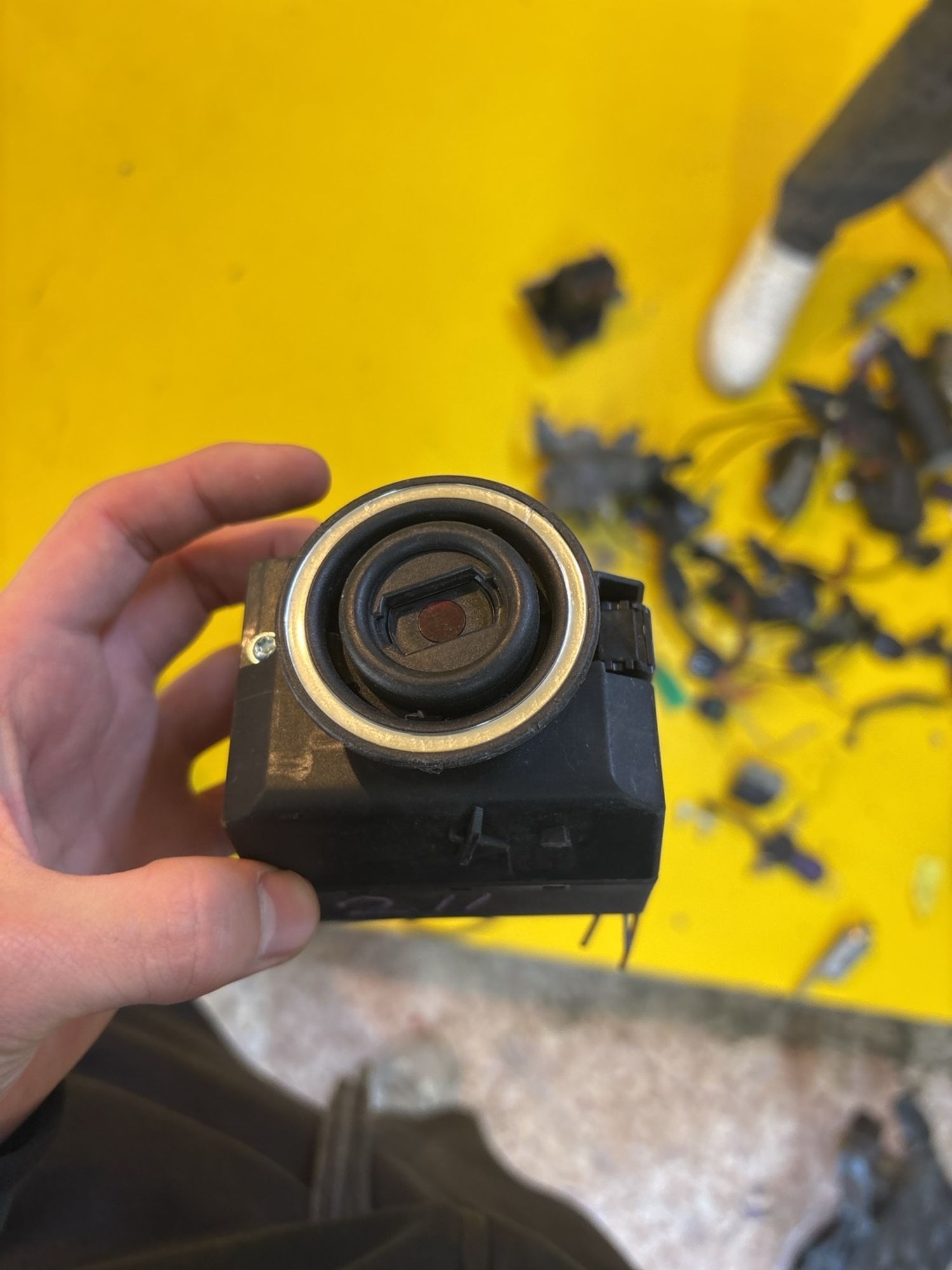 https://gcs.partsauto.market/rn-stockpro.appspot.com/thmbs/userImages/c566b97a16b148191013c3a1016369ae/part/07c749ce-be25-4427-81c3-5732b4641d71_1746098342983.jpg