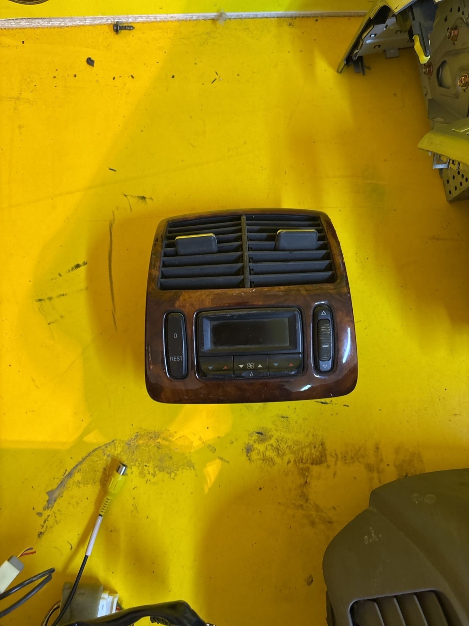 https://gcs.partsauto.market/rn-stockpro.appspot.com/thmbs/userImages/c566b97a16b148191013c3a1016369ae/part/11ec3b7a-6d57-4178-ba8a-e7ade474e809_1747566570288.jpg