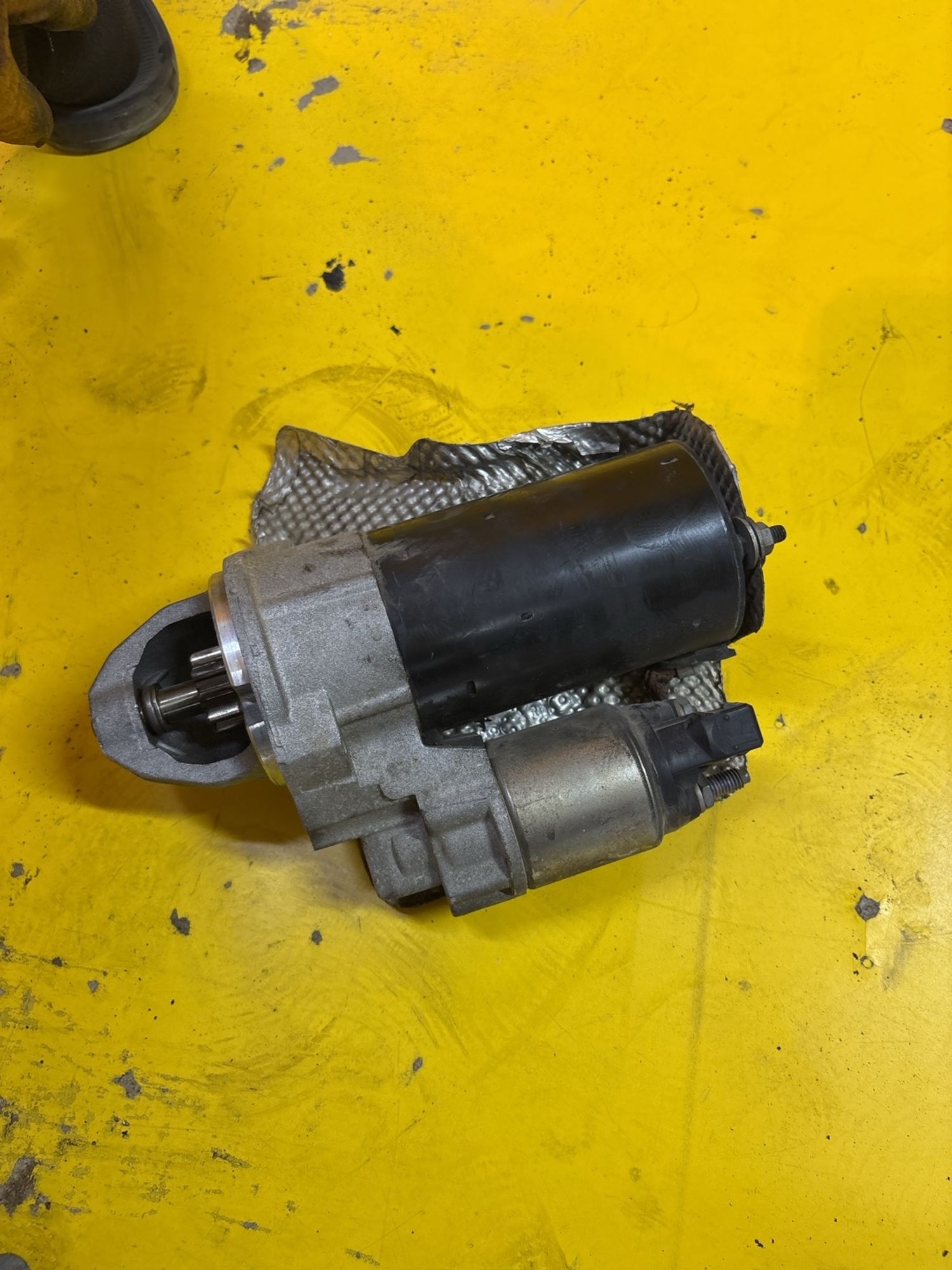 https://gcs.partsauto.market/rn-stockpro.appspot.com/thmbs/userImages/c566b97a16b148191013c3a1016369ae/part/12dfdf2e-6fef-4b68-b60c-87b21ed36268_1748435447717.jpg