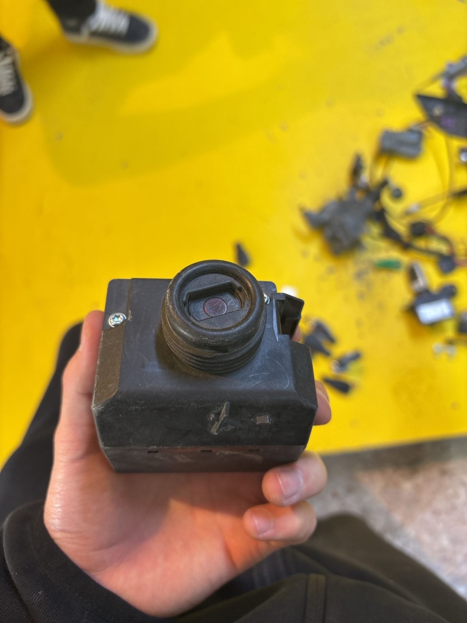 https://gcs.partsauto.market/rn-stockpro.appspot.com/thmbs/userImages/c566b97a16b148191013c3a1016369ae/part/22c4c146-43ad-43d4-af45-85fc96a3c5cc_1746098549678.jpg