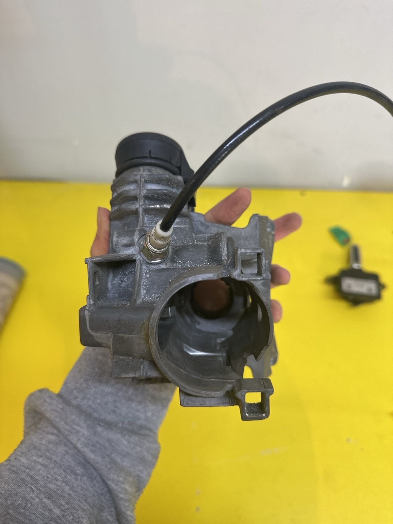 https://gcs.partsauto.market/rn-stockpro.appspot.com/thmbs/userImages/c566b97a16b148191013c3a1016369ae/part/415be851-b861-4b31-890a-d935b97363ec_1746100065511.jpg