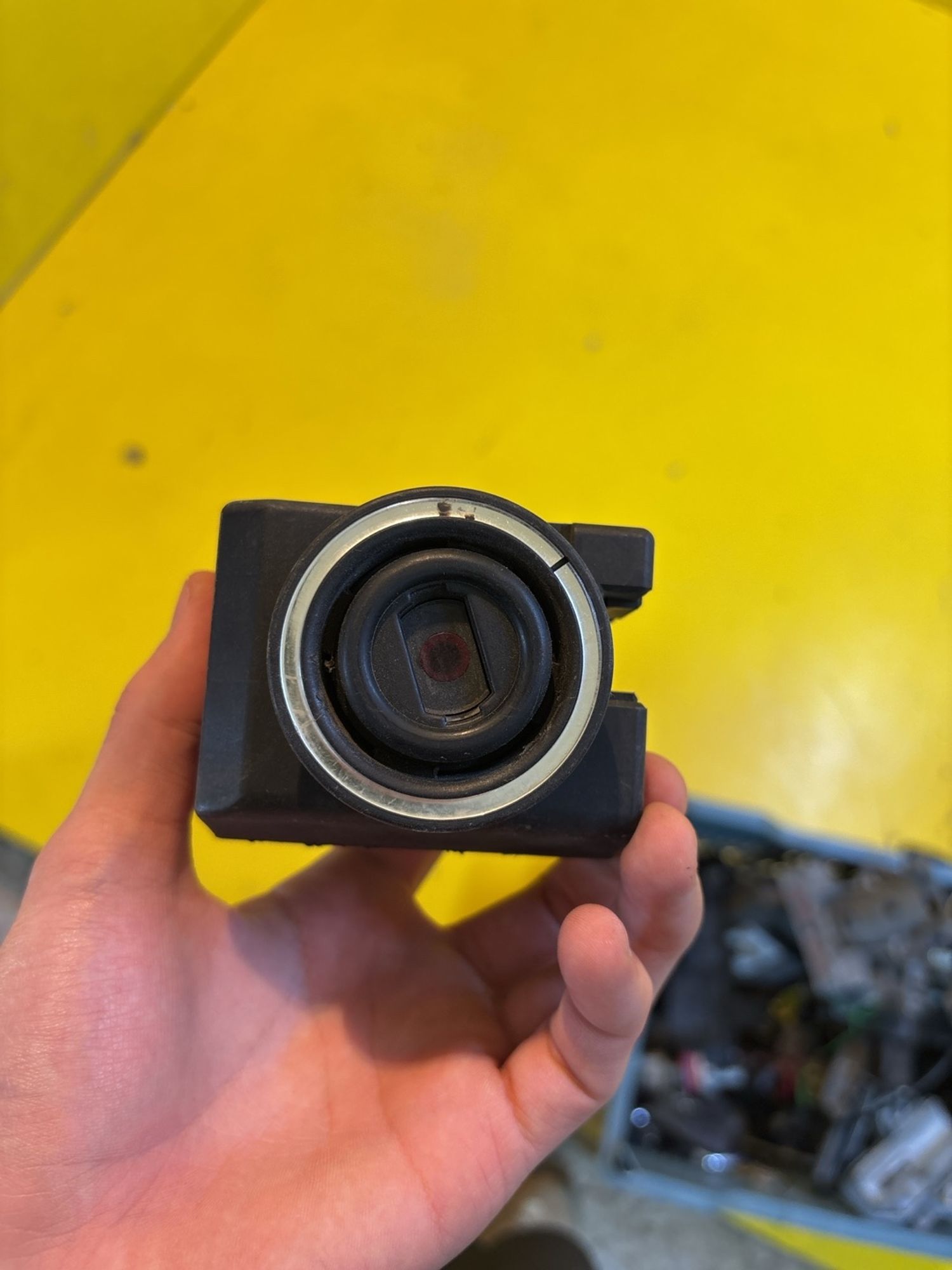 https://gcs.partsauto.market/rn-stockpro.appspot.com/thmbs/userImages/c566b97a16b148191013c3a1016369ae/part/47a296c1-6188-41cd-a9d2-a83ac4bb2ddd_1746097683941.jpg