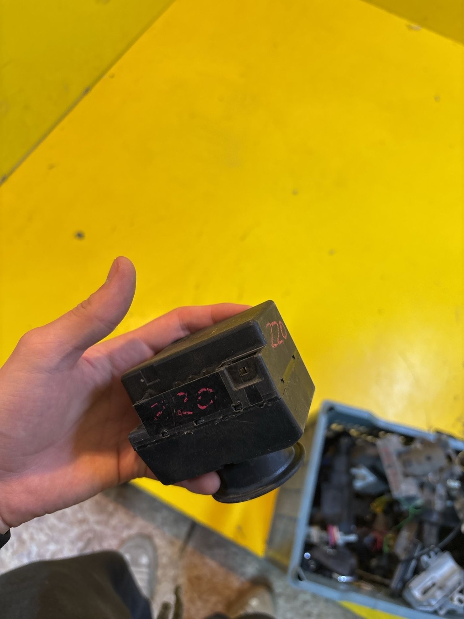 https://gcs.partsauto.market/rn-stockpro.appspot.com/thmbs/userImages/c566b97a16b148191013c3a1016369ae/part/4f9de1b0-d545-4113-b7d0-6246a4757425_1746097686841.jpg