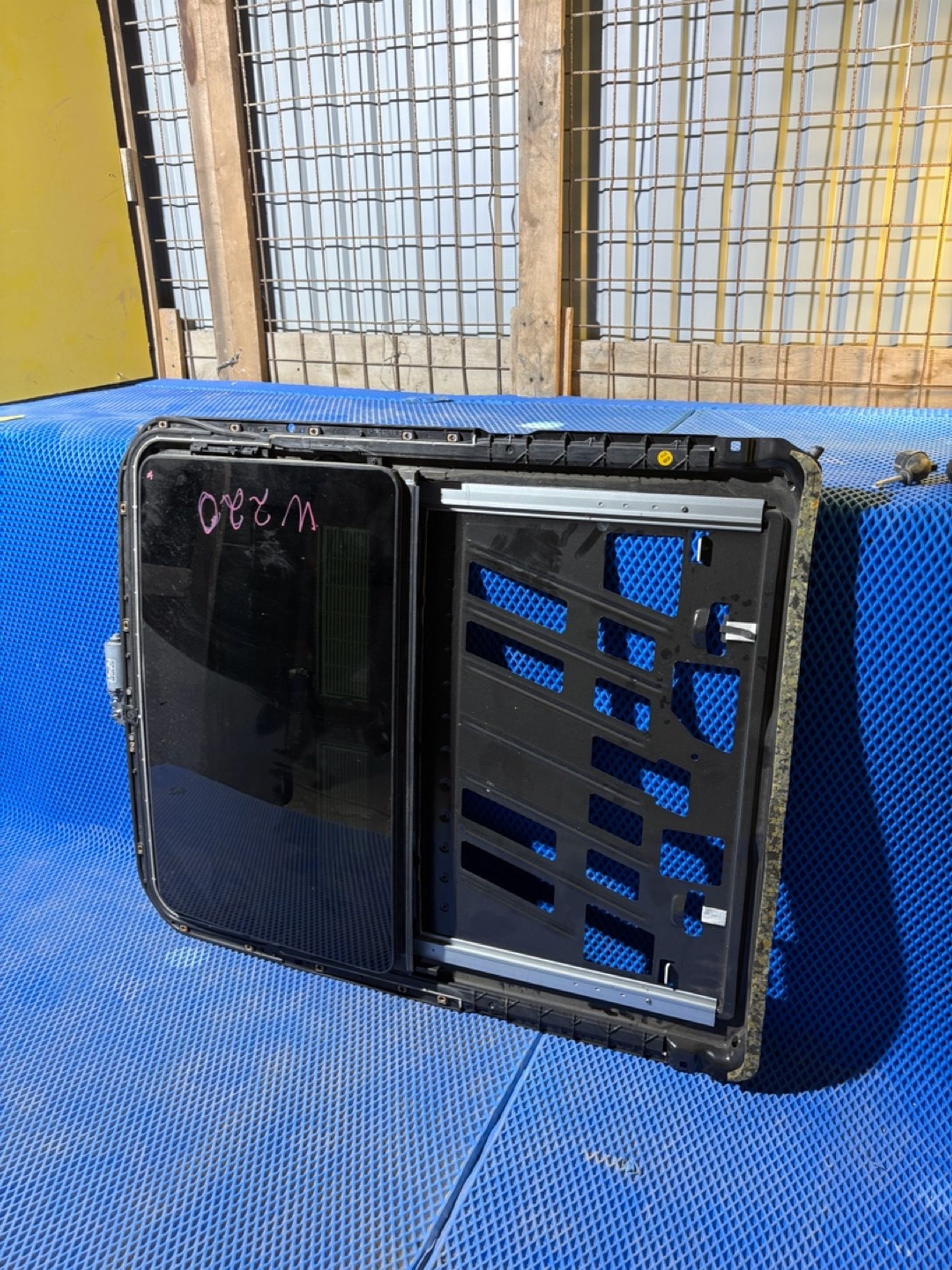https://gcs.partsauto.market/rn-stockpro.appspot.com/thmbs/userImages/c566b97a16b148191013c3a1016369ae/part/7f5fbfbb-fd92-4128-9aa4-138ec97377a6_1748000092056.jpg