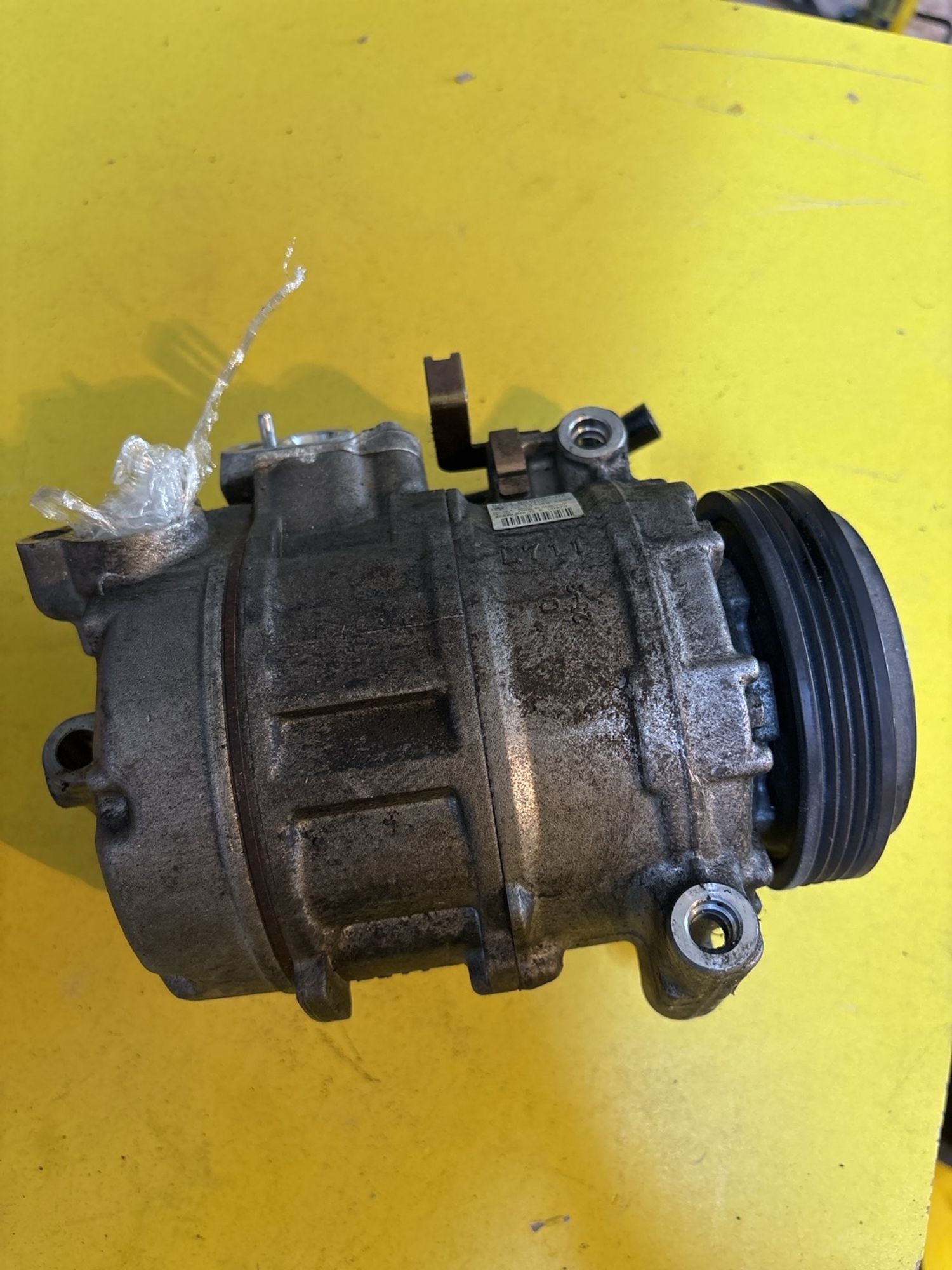 https://gcs.partsauto.market/rn-stockpro.appspot.com/thmbs/userImages/c566b97a16b148191013c3a1016369ae/part/85e44103-8860-490b-8ebb-c3ae57e02797_1748431972583.jpg