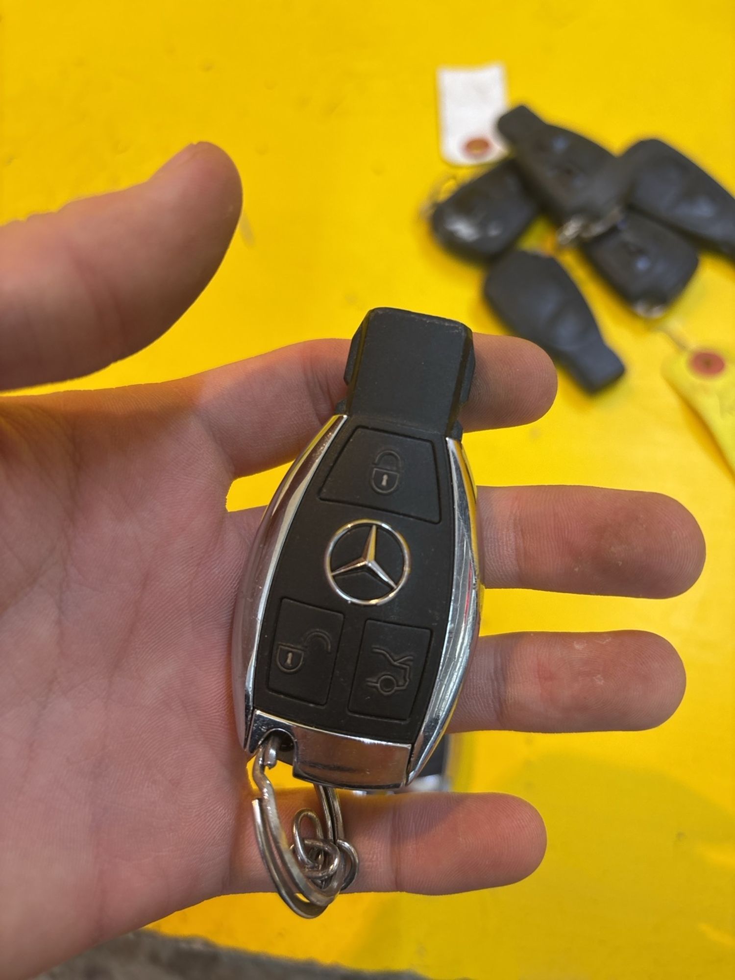 https://gcs.partsauto.market/rn-stockpro.appspot.com/thmbs/userImages/c566b97a16b148191013c3a1016369ae/part/9e89bd98-55a0-4769-896c-45a84cf4bce5_1746098694964.jpg