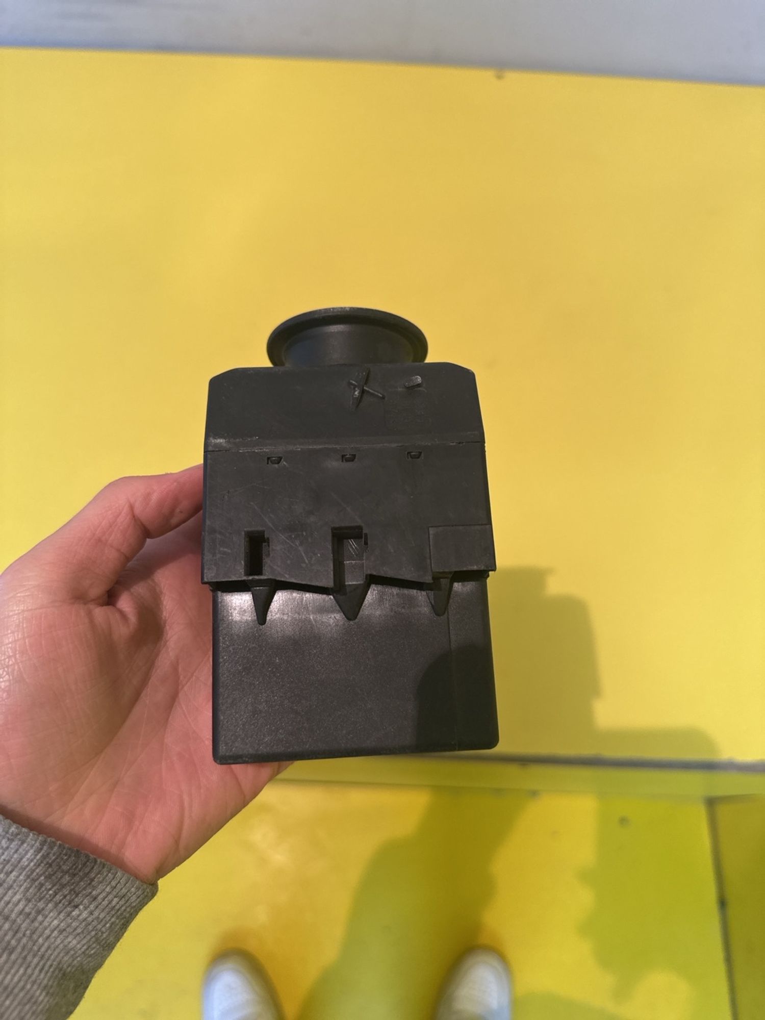 https://gcs.partsauto.market/rn-stockpro.appspot.com/thmbs/userImages/c566b97a16b148191013c3a1016369ae/part/bbf91274-6df9-4629-8ca0-aae7a8c7362d_1746097765178.jpg
