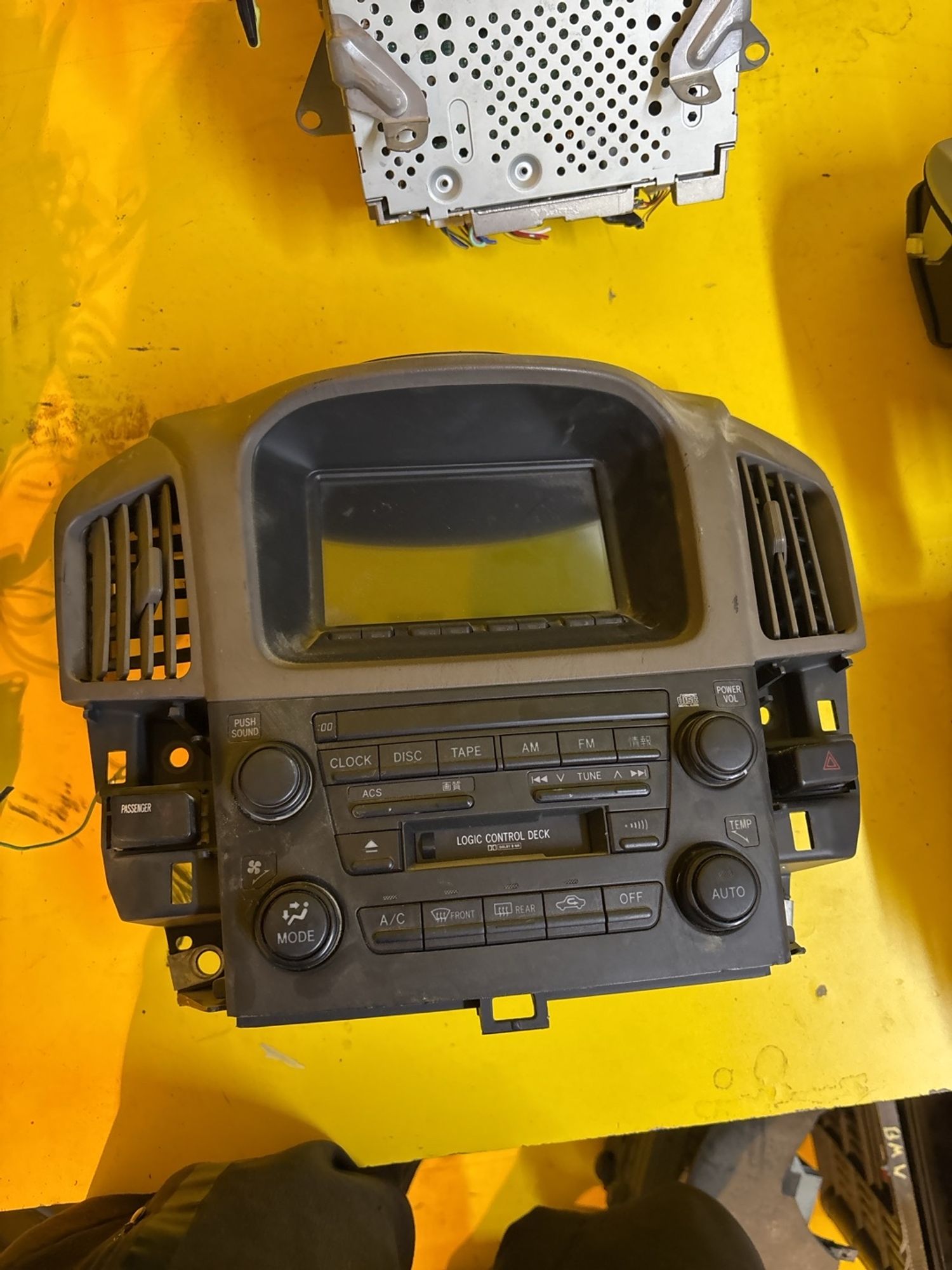 https://gcs.partsauto.market/rn-stockpro.appspot.com/thmbs/userImages/c566b97a16b148191013c3a1016369ae/part/cb5190f4-dfac-4236-bdad-4c70b36ac2bf_1747566035903.jpg