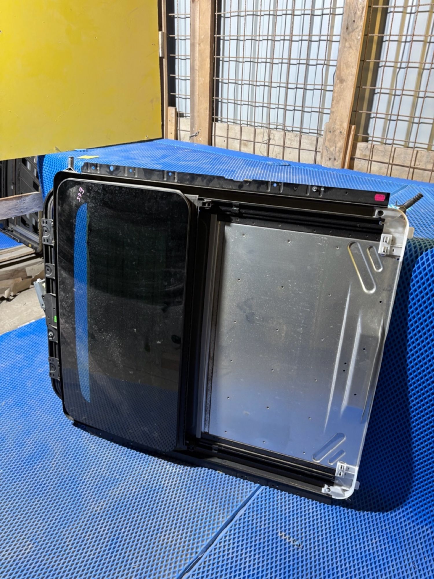https://gcs.partsauto.market/rn-stockpro.appspot.com/thmbs/userImages/c566b97a16b148191013c3a1016369ae/part/d5277603-0a5f-4cda-8623-4aeec00bed48_1748002732573.jpg