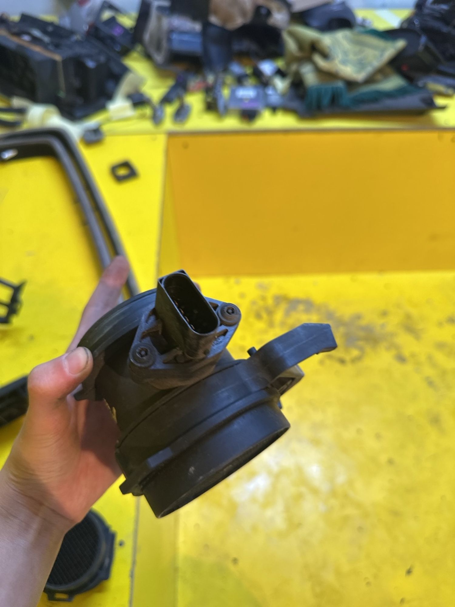 https://gcs.partsauto.market/rn-stockpro.appspot.com/thmbs/userImages/c566b97a16b148191013c3a1016369ae/part/d97f2635-39ee-4056-9e8b-225e02bb18d7_1747833379822.jpg