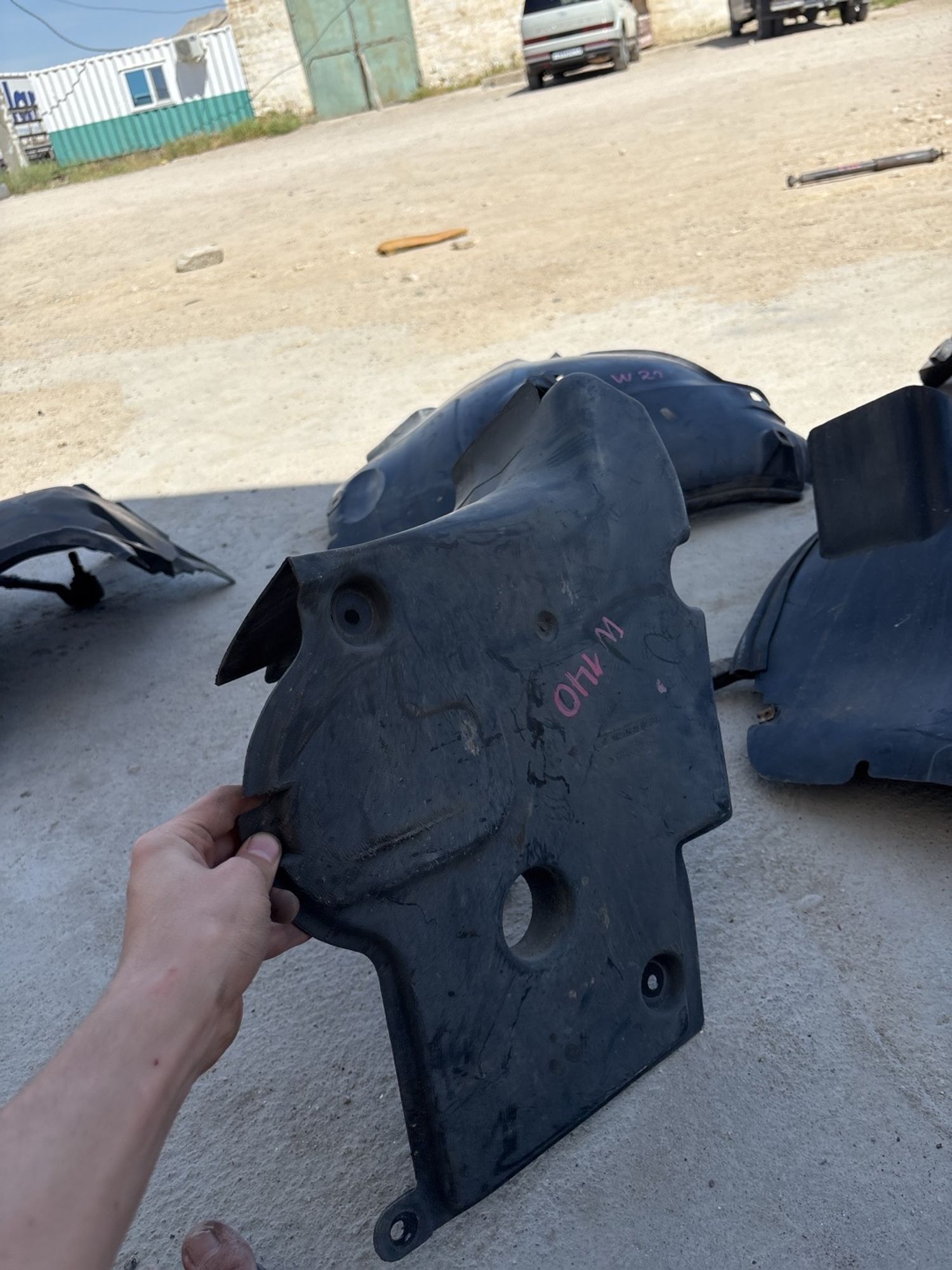 https://gcs.partsauto.market/rn-stockpro.appspot.com/thmbs/userImages/c566b97a16b148191013c3a1016369ae/part/db58b082-ed57-4c0f-8e84-2528e4ae8384_1746958423075.jpg