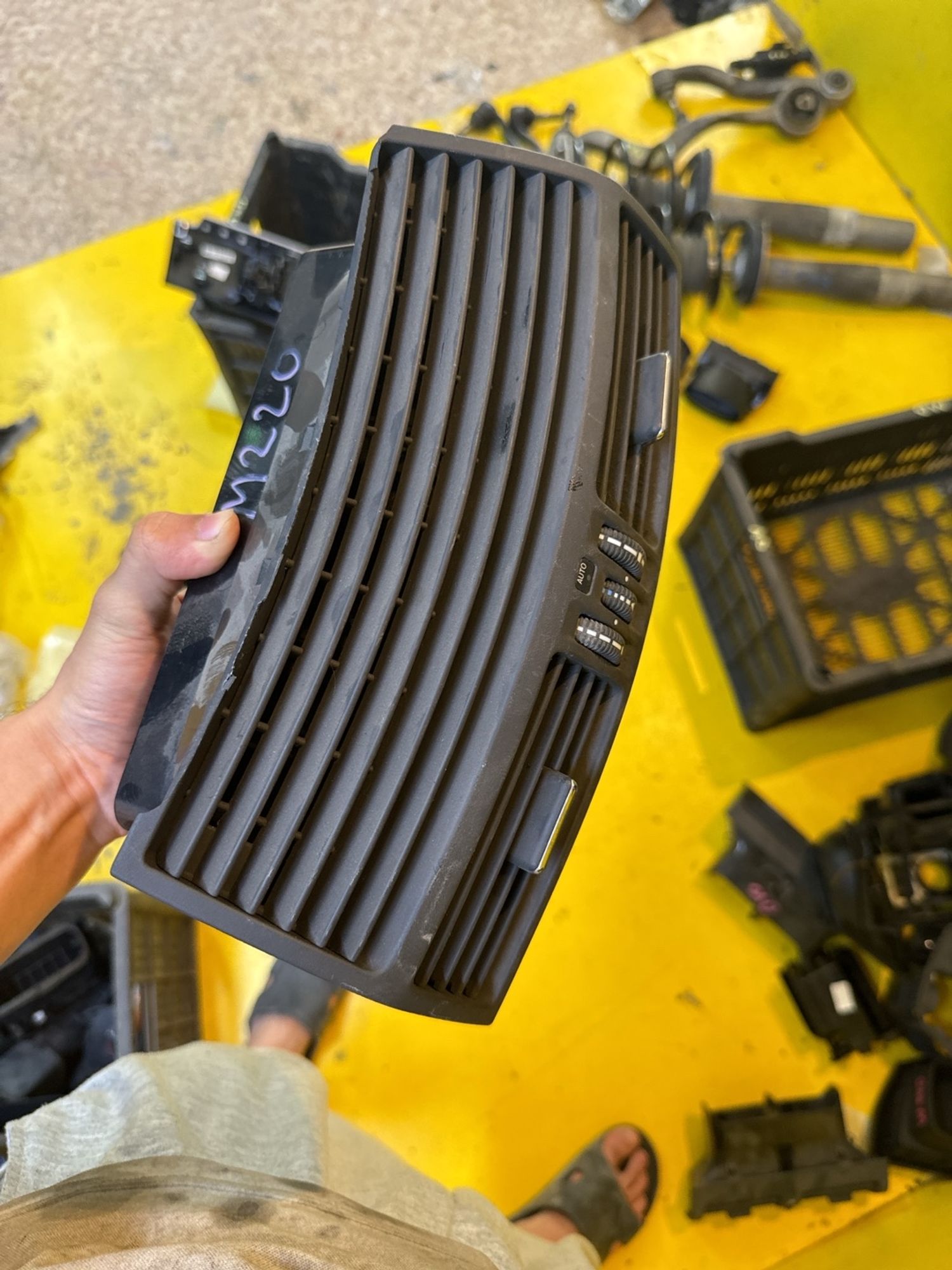 https://gcs.partsauto.market/rn-stockpro.appspot.com/thmbs/userImages/c566b97a16b148191013c3a1016369ae/part/ff492daf-6d22-4617-8350-8cbd535cfbf8_1747466941587.jpg