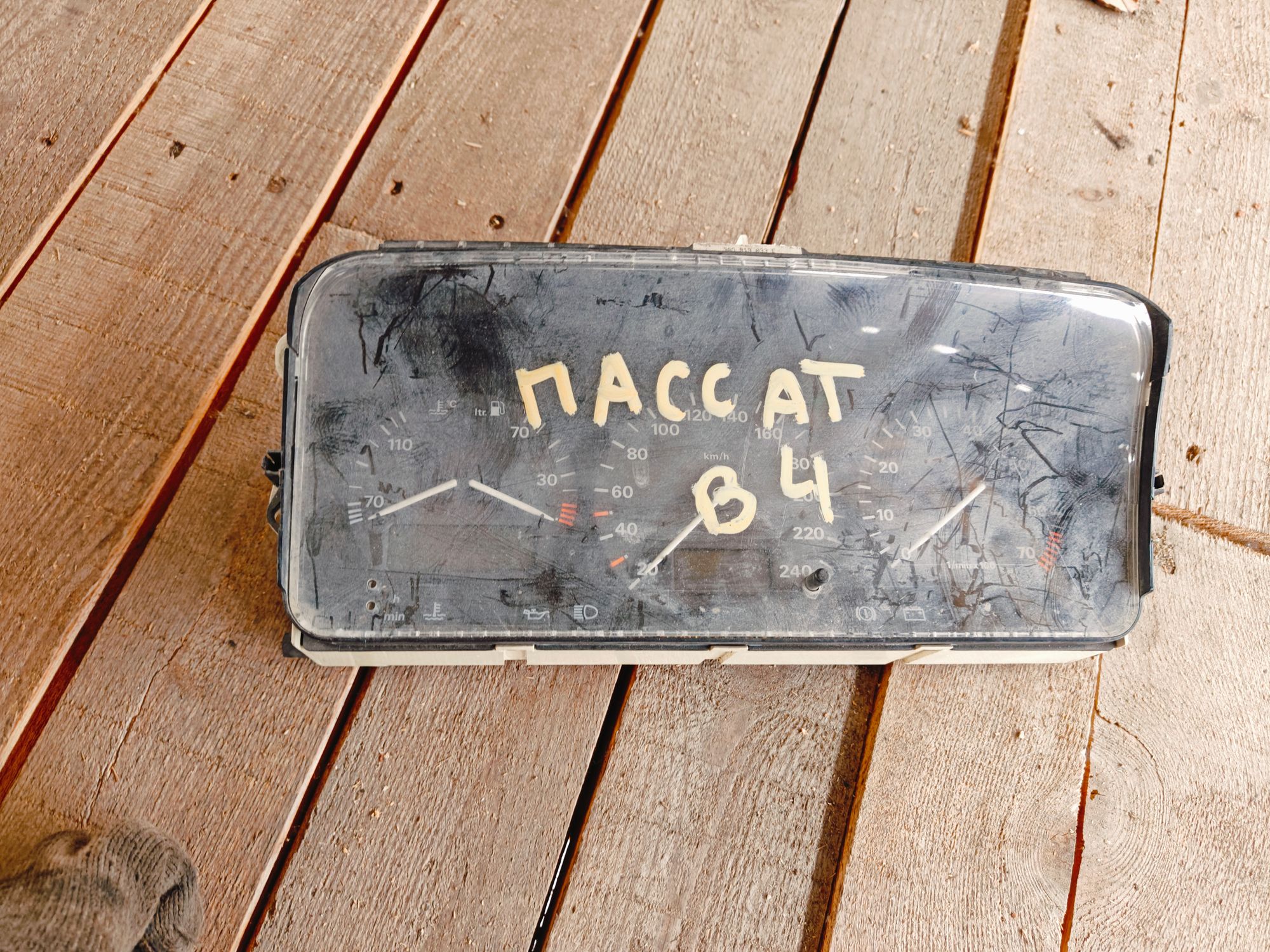 Щиток приборов Volkswagen Passat B4 