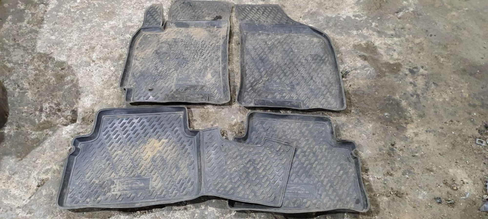 https://gcs.partsauto.market/rn-stockpro.appspot.com/thmbs/userImages/cb9901e562a4f410bd4f9bf80c21d094/part/4ee760a7-3463-41de-bfb8-2529eddf21f8_1733892965507.jpg
