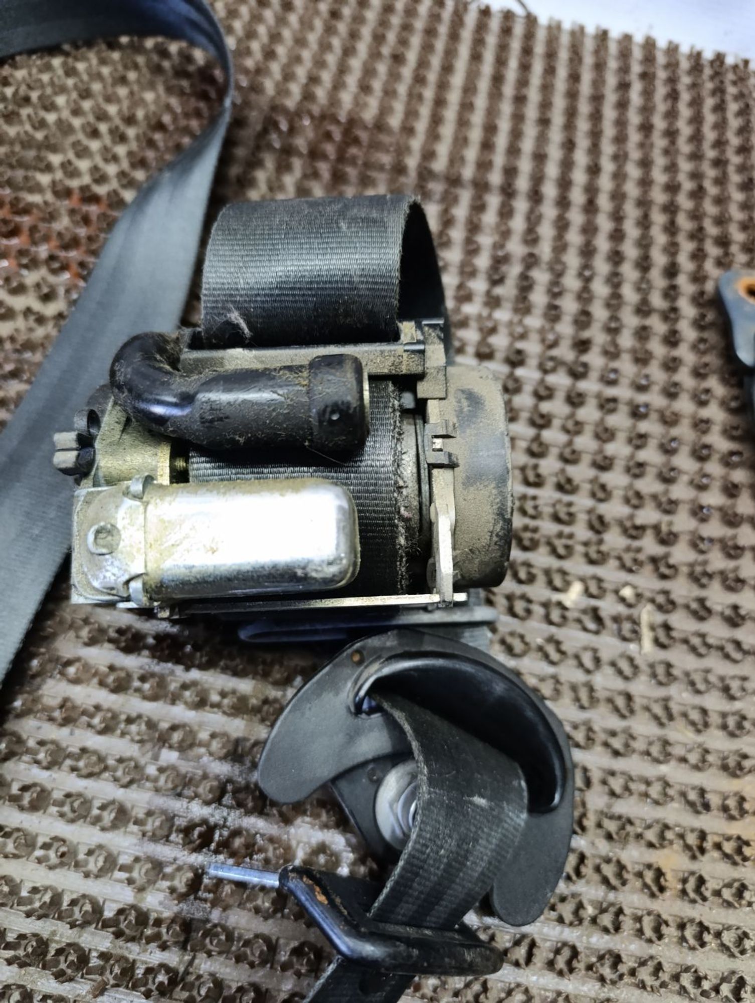 https://gcs.partsauto.market/rn-stockpro.appspot.com/thmbs/userImages/cca1856e256b5441544f9aba03b424a6/part/2c0f18d7-59b4-4240-9f8a-774a33b2d157_1746382105118.jpg