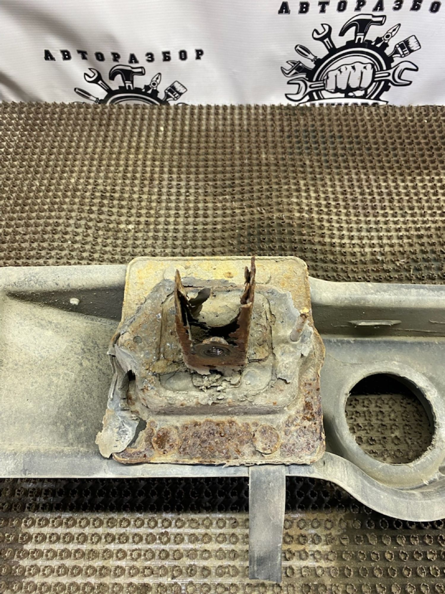 https://gcs.partsauto.market/rn-stockpro.appspot.com/thmbs/userImages/cca1856e256b5441544f9aba03b424a6/part/46bf5931-4b62-4c42-b3c7-d5563db44c58_1748687385311.jpg