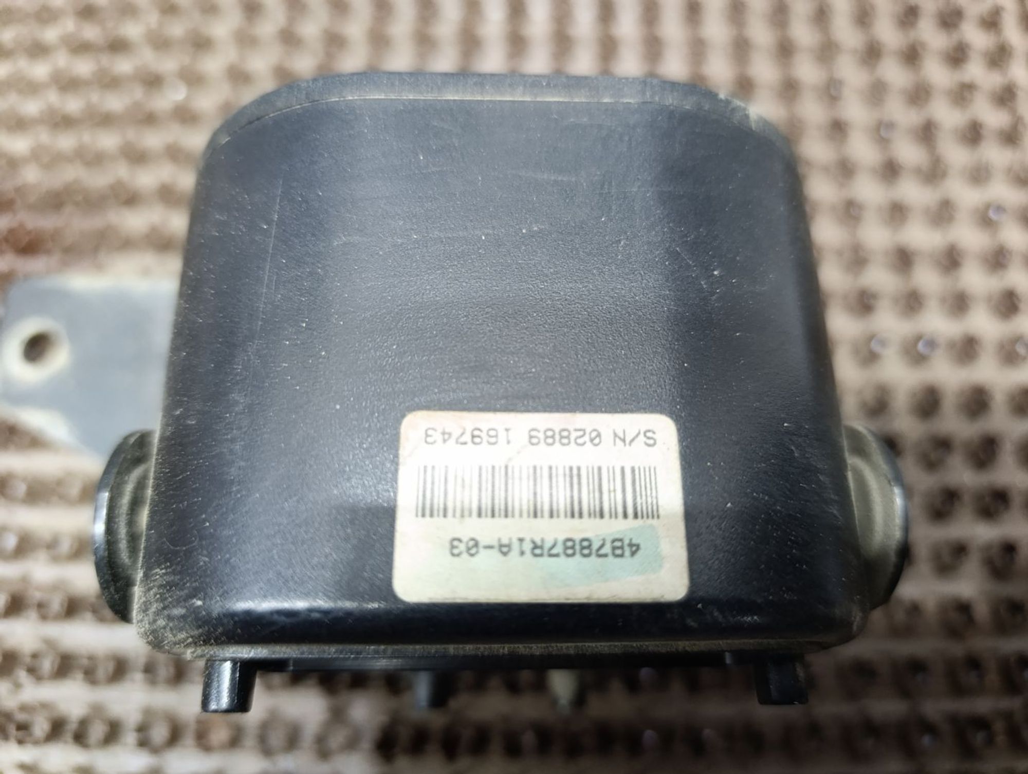 https://gcs.partsauto.market/rn-stockpro.appspot.com/thmbs/userImages/cca1856e256b5441544f9aba03b424a6/part/4bbc9082-34c1-4b98-86e7-396ed828c28e_1746993788458.jpg