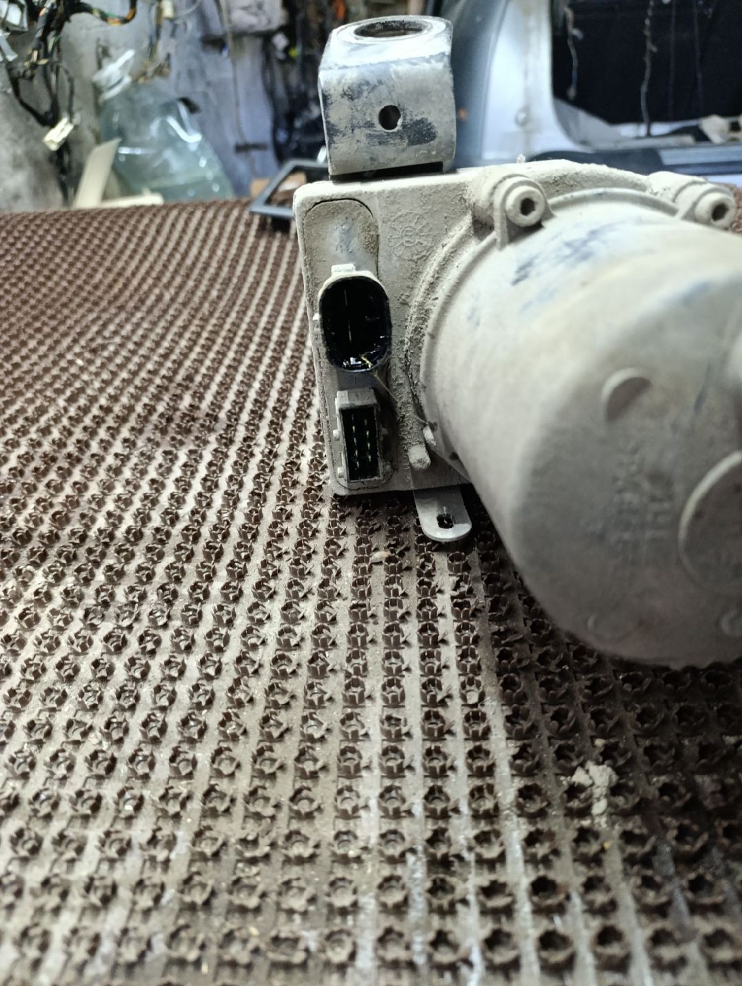 https://gcs.partsauto.market/rn-stockpro.appspot.com/thmbs/userImages/cca1856e256b5441544f9aba03b424a6/part/59d87f0c-b9b5-4a51-a954-b57859561ad9_1746382075495.jpg