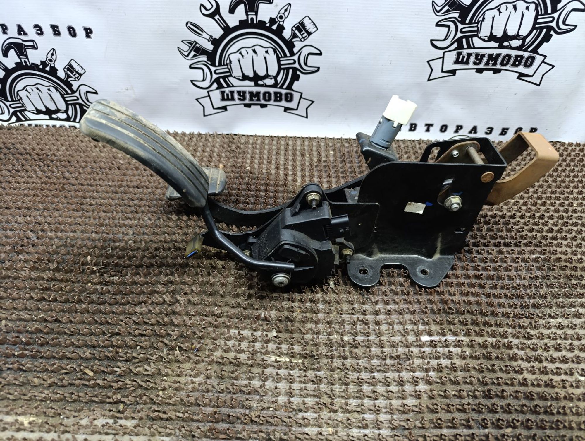https://gcs.partsauto.market/rn-stockpro.appspot.com/thmbs/userImages/cca1856e256b5441544f9aba03b424a6/part/6f38fa85-9d7e-4bf2-a360-ec268a5e0c5a_1745686860955.jpg