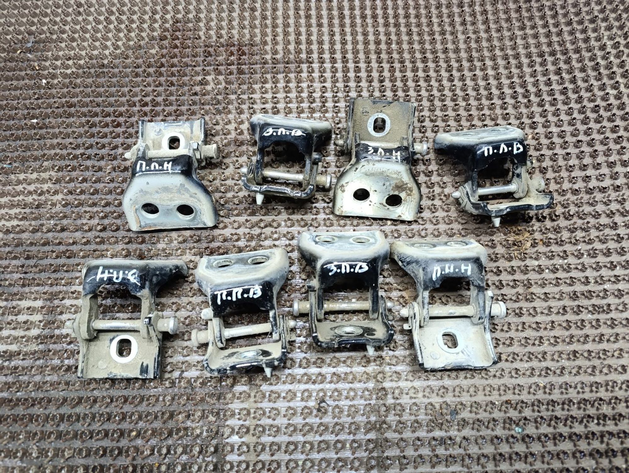 Петли двери  Citroen C4, I 2006